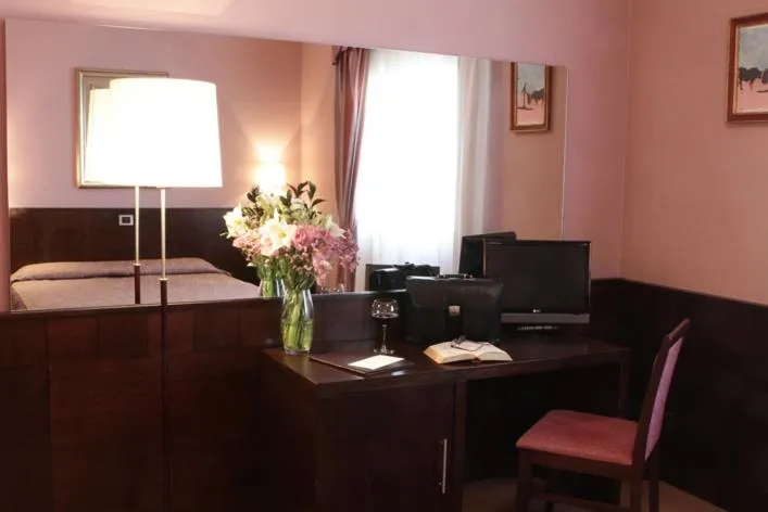 Seating area in Hotel City