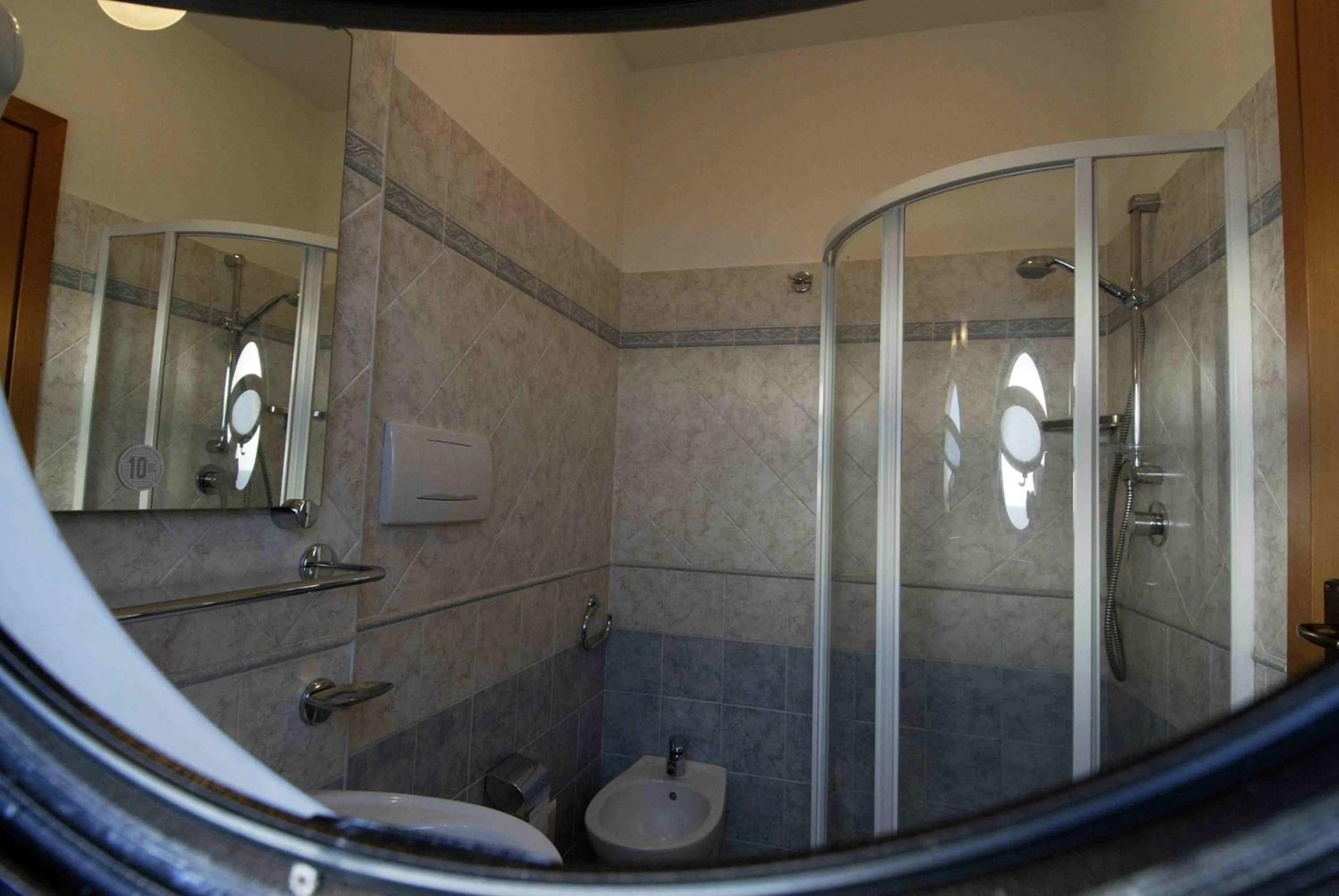 Bathroom in Hotel L'Approdo