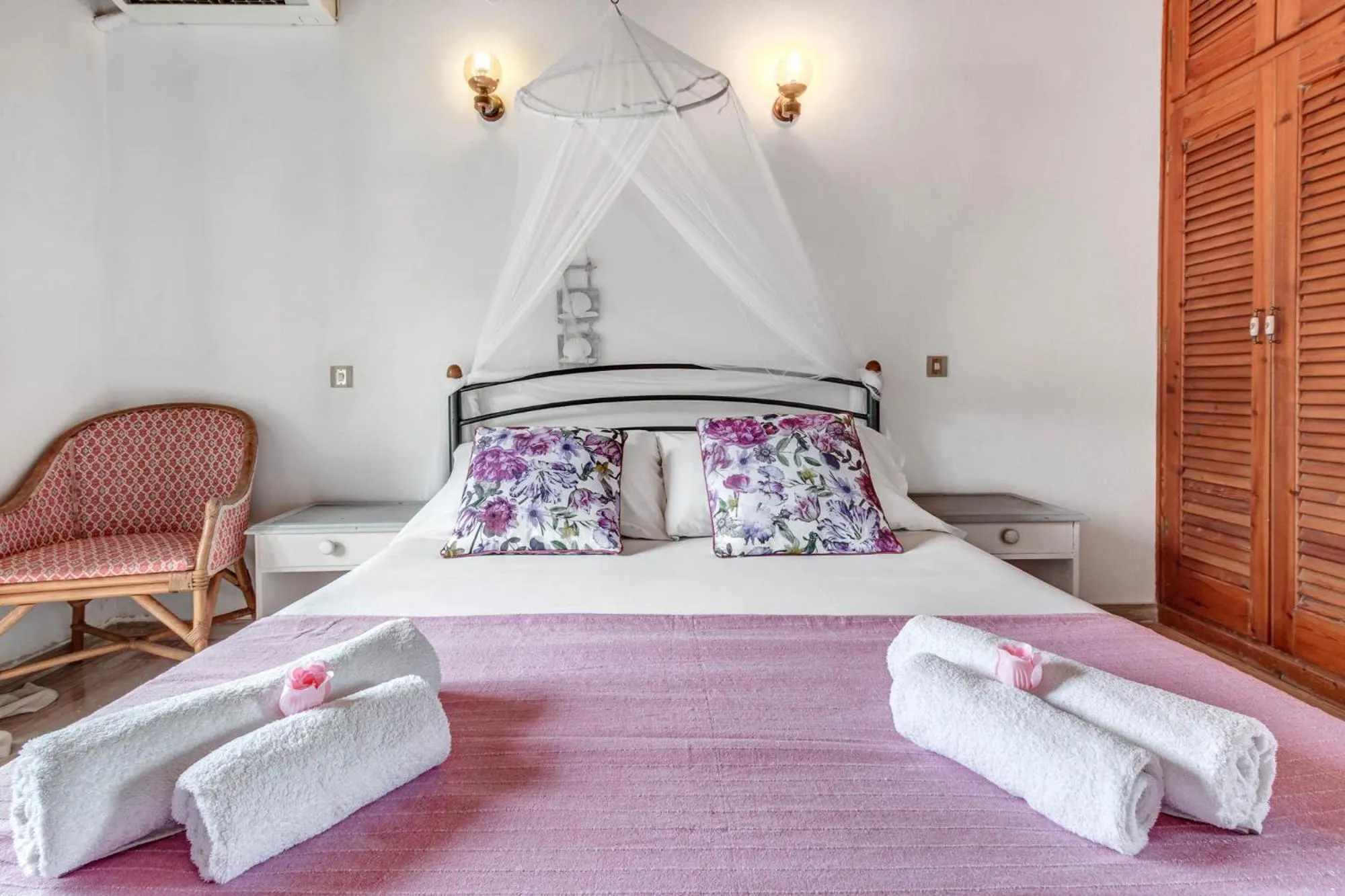 Bed in Eros Beach Hotel