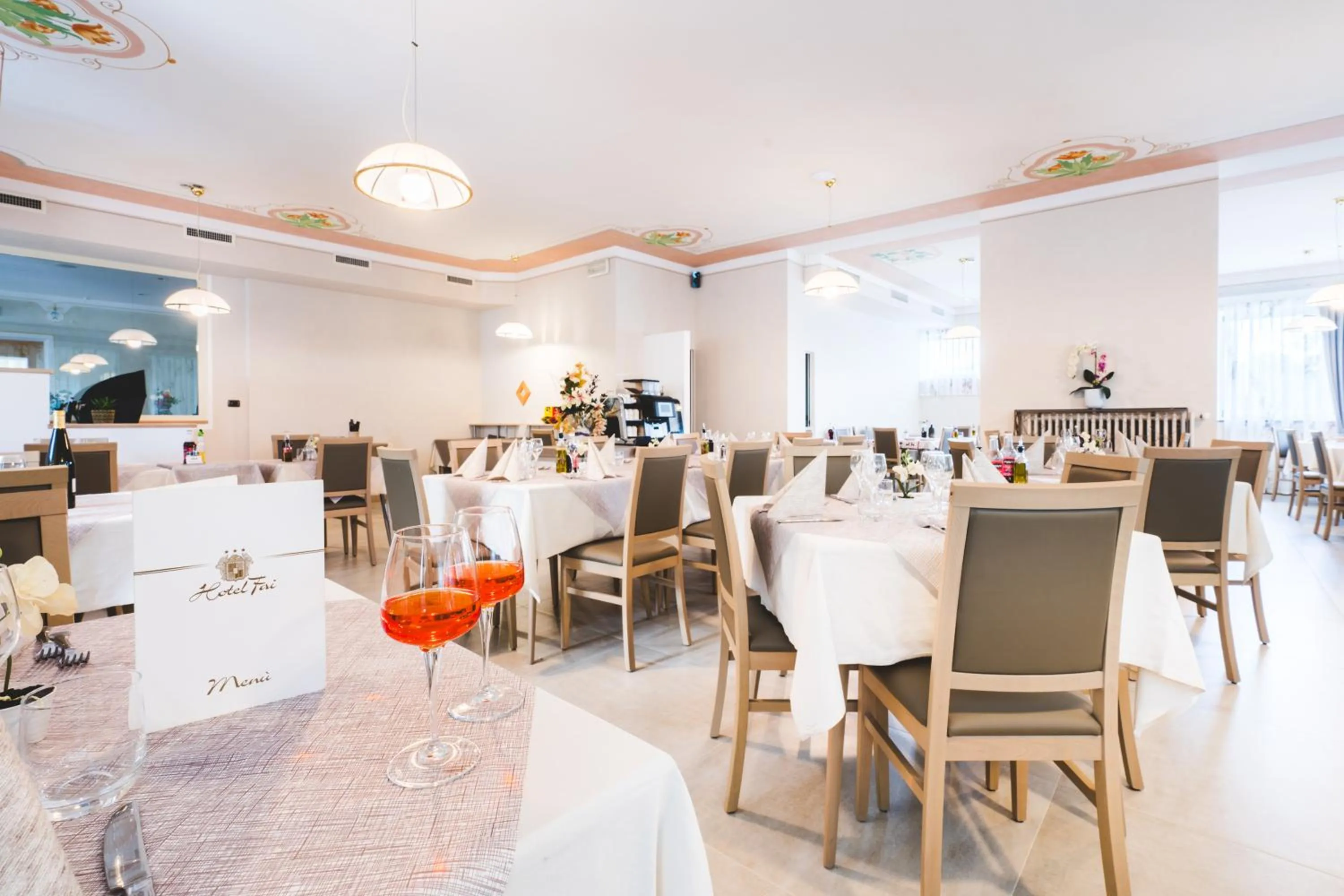 Restaurant/places to eat in Hotel Fai