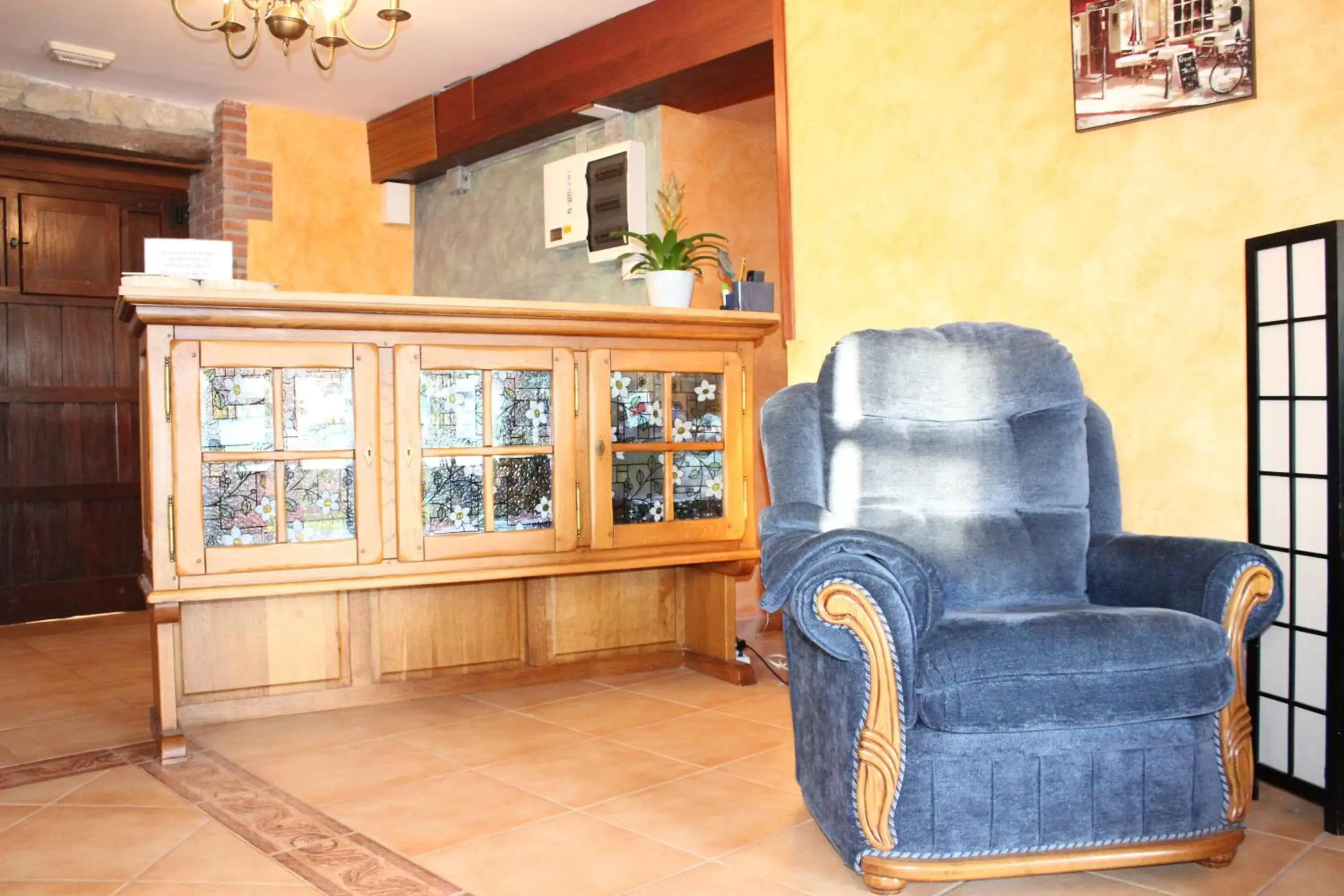 Lobby or reception in Posada La Cabaña De Salmon Lobby or reception in Posada La Cabaña De Salmon