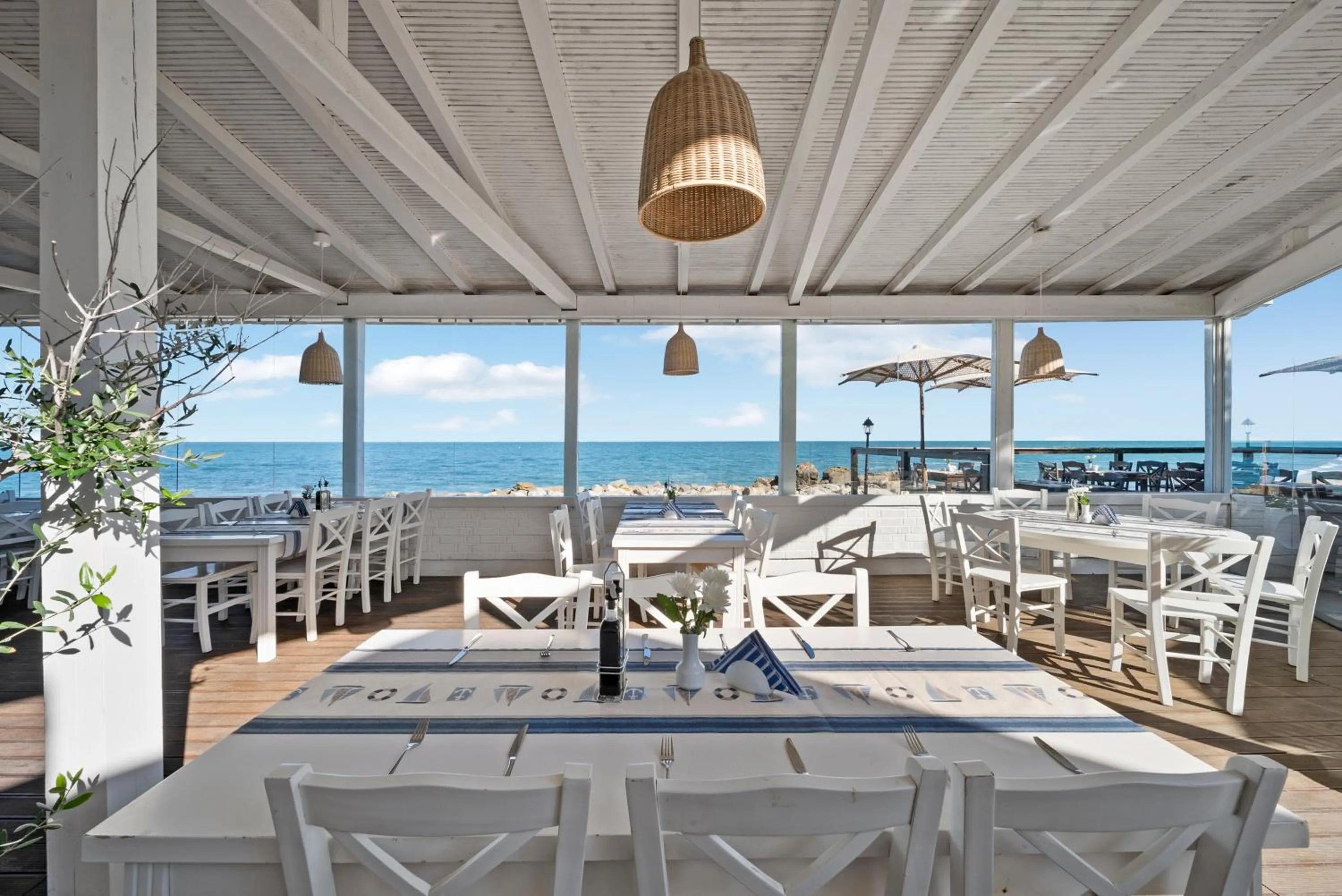 Restaurant/places to eat in HVD Riviera Beach Ultra All Inclusive & Mineral Pool - Private Beach & Free Parking