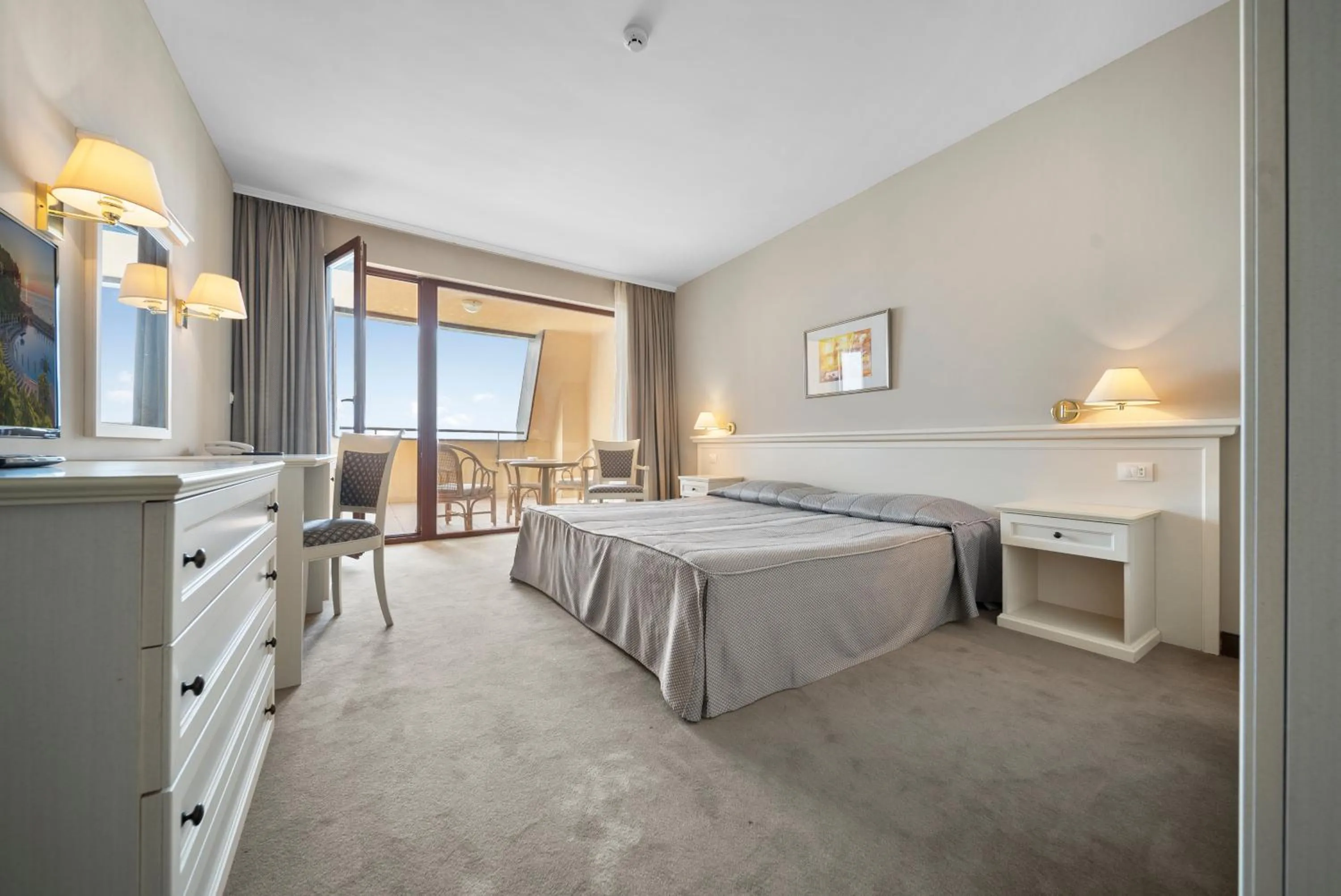 Photo of the whole room, Bed in HVD Riviera Beach Ultra All Inclusive & Mineral Pool - Private Beach & Free Parking