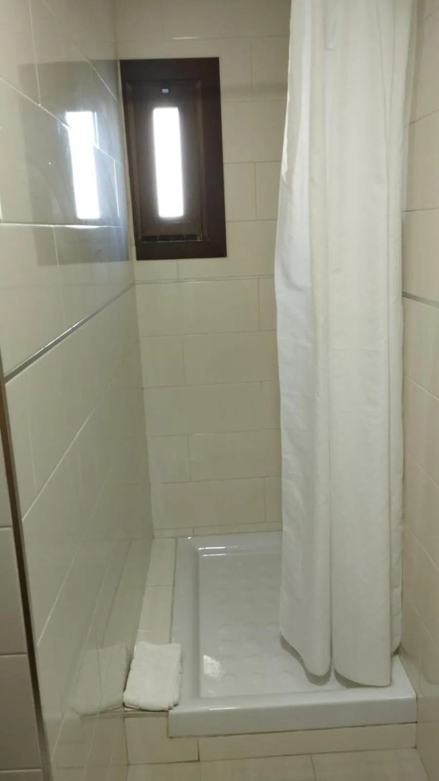 Shower in Hotel Raxa