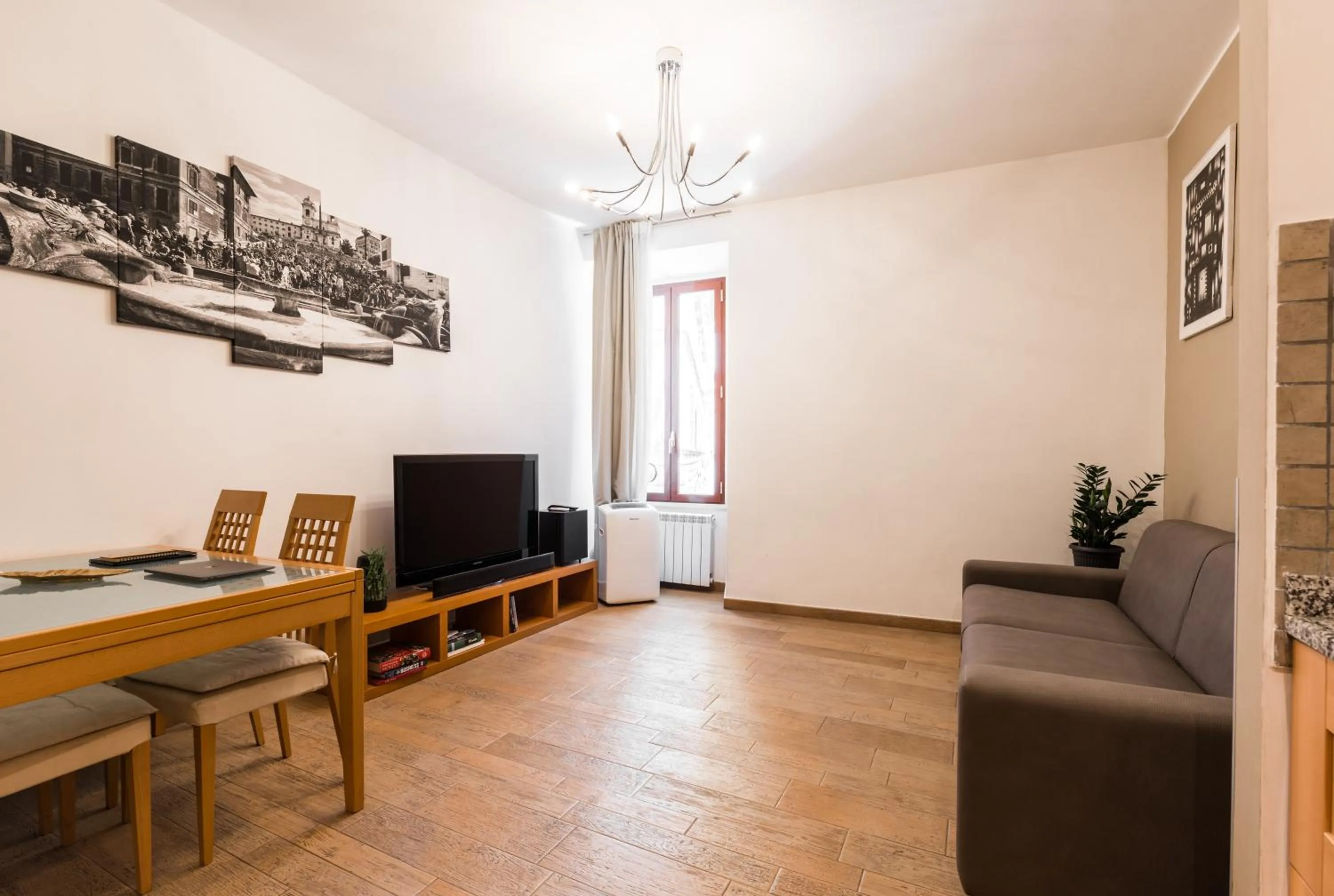 Communal lounge/ TV room in Lovin Roma Piazza di Spagna