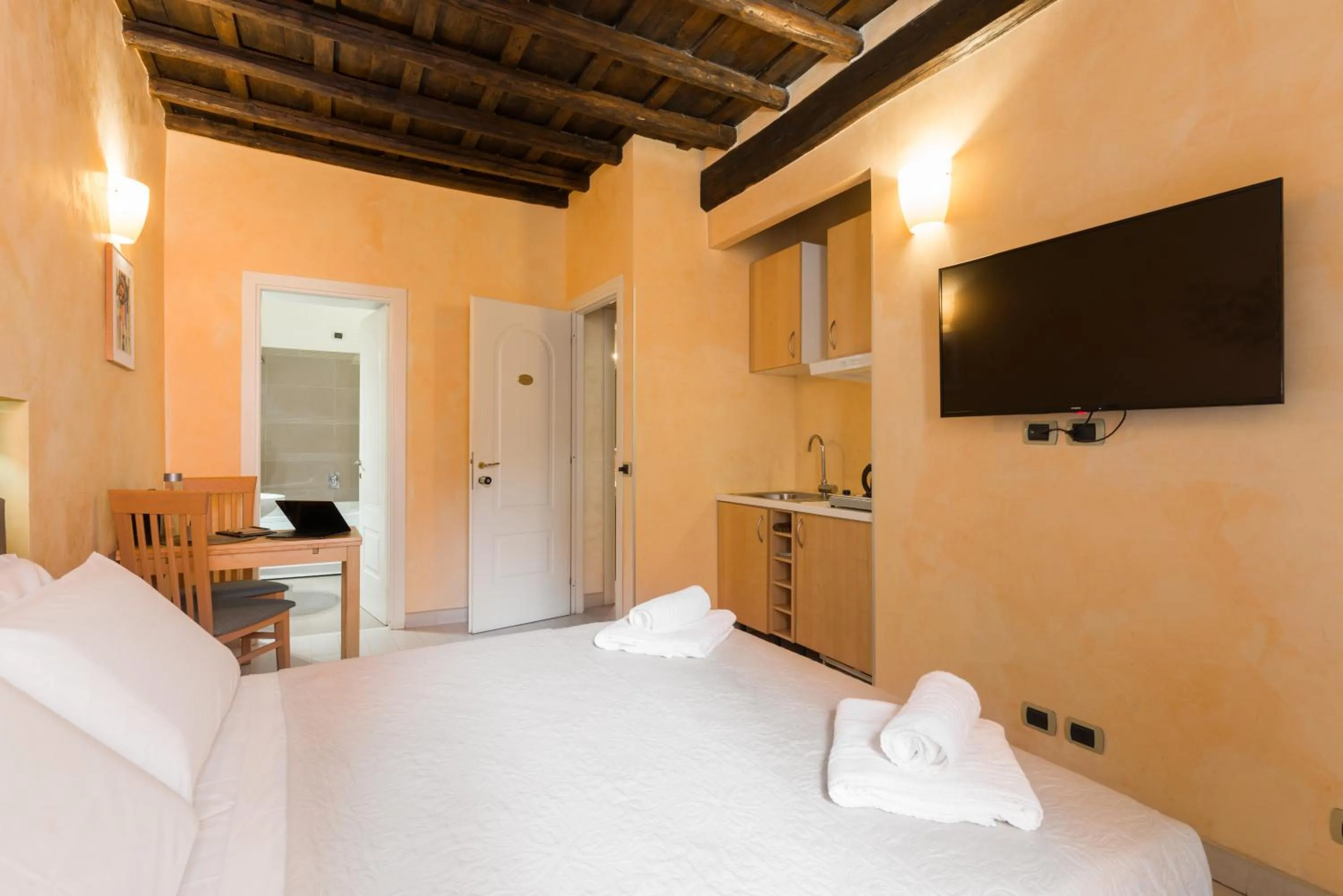 TV and multimedia, Bed in Lovin Roma Piazza di Spagna