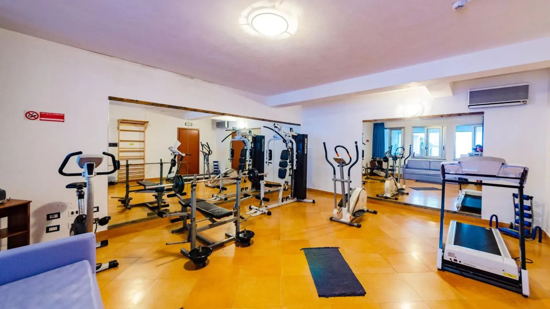 Fitness centre/facilities in Astro Suite Hotel Fitness centre/facilities in Astro Suite Hotel