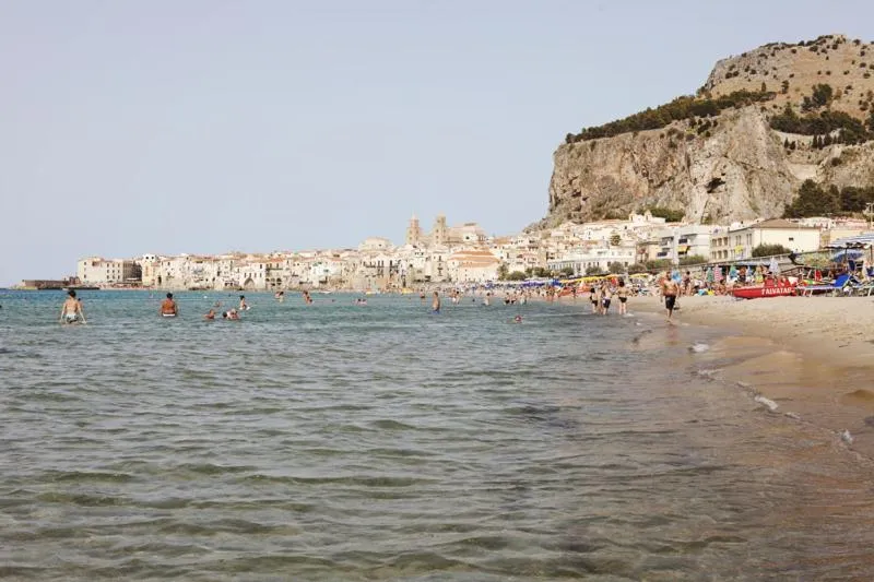 Day in Astro Suite Hotel