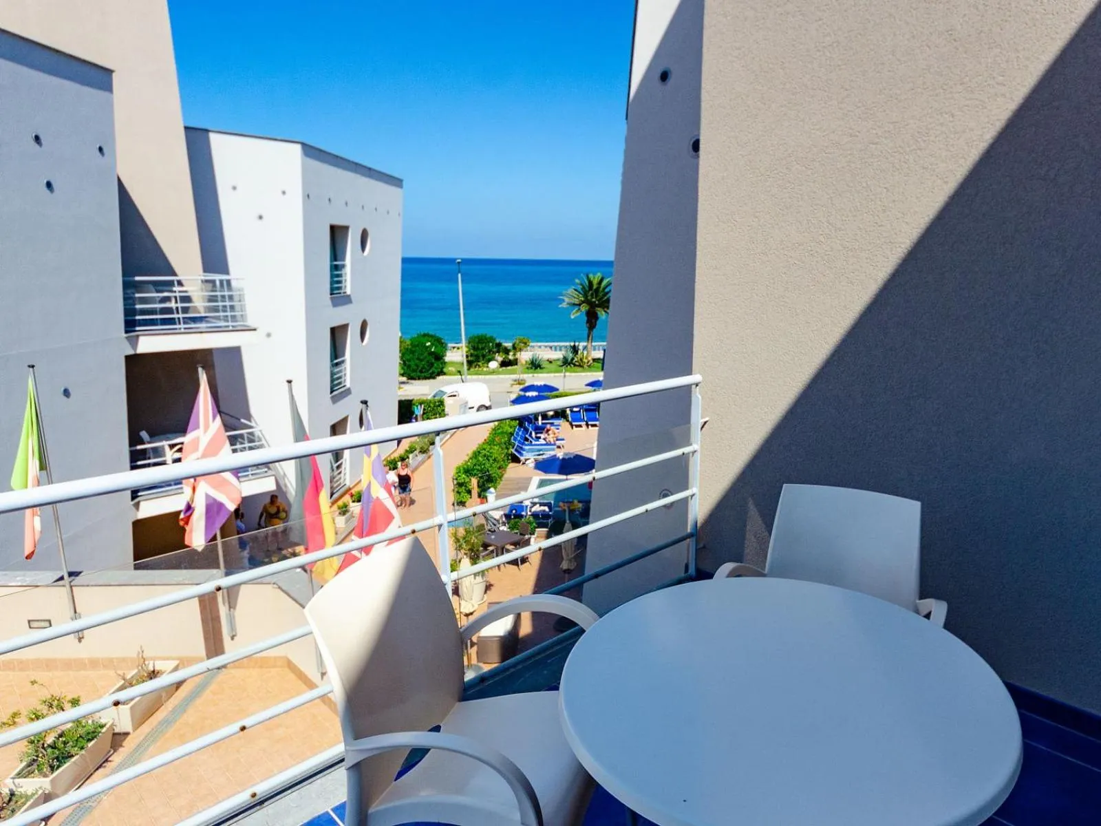 Balcony/Terrace in Astro Suite Hotel