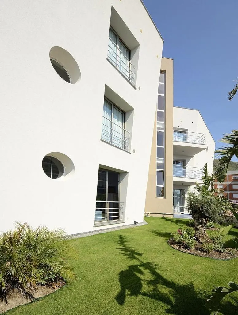 Day in Astro Suite Hotel