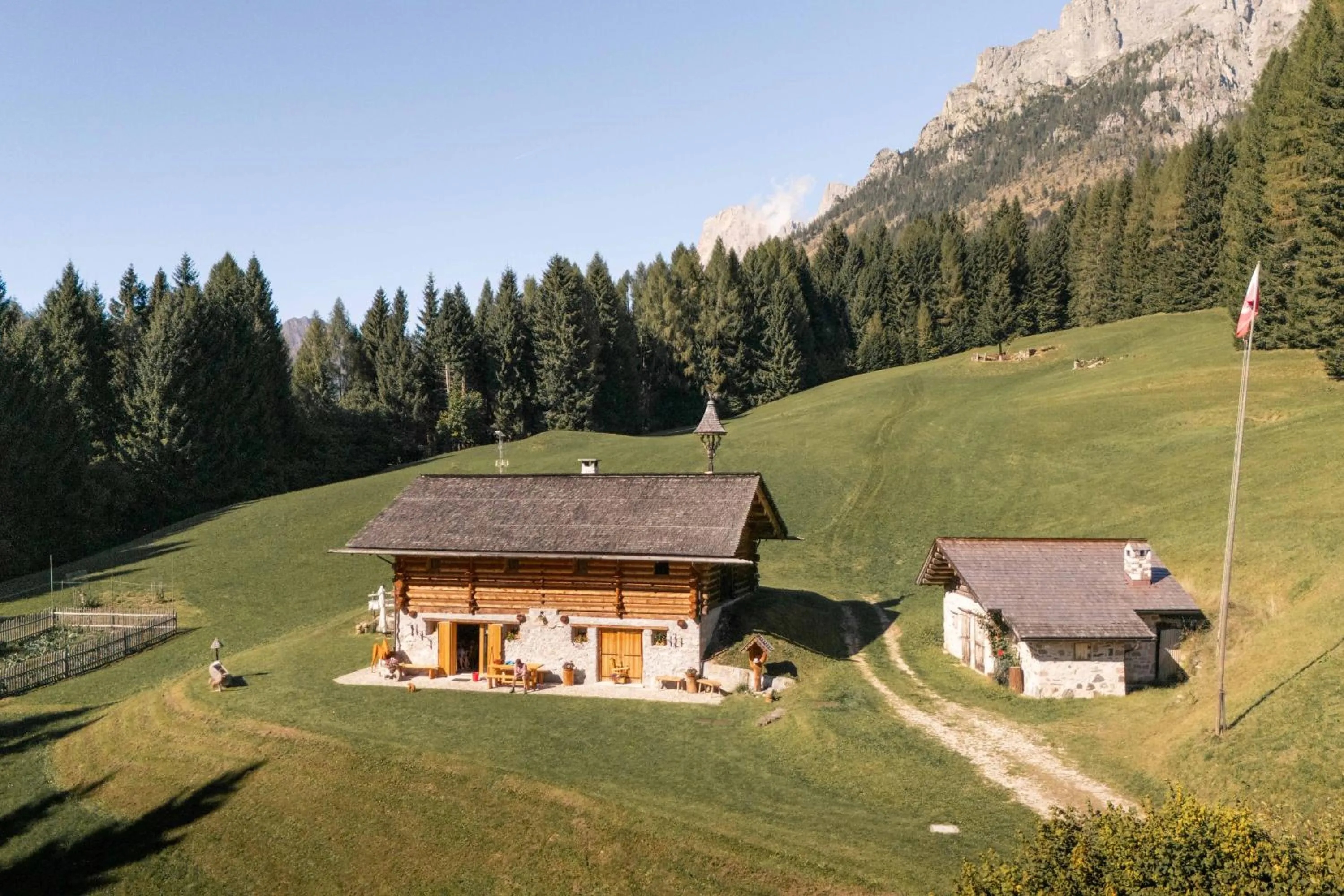 Hiking in Brunet - The Dolomites Resort