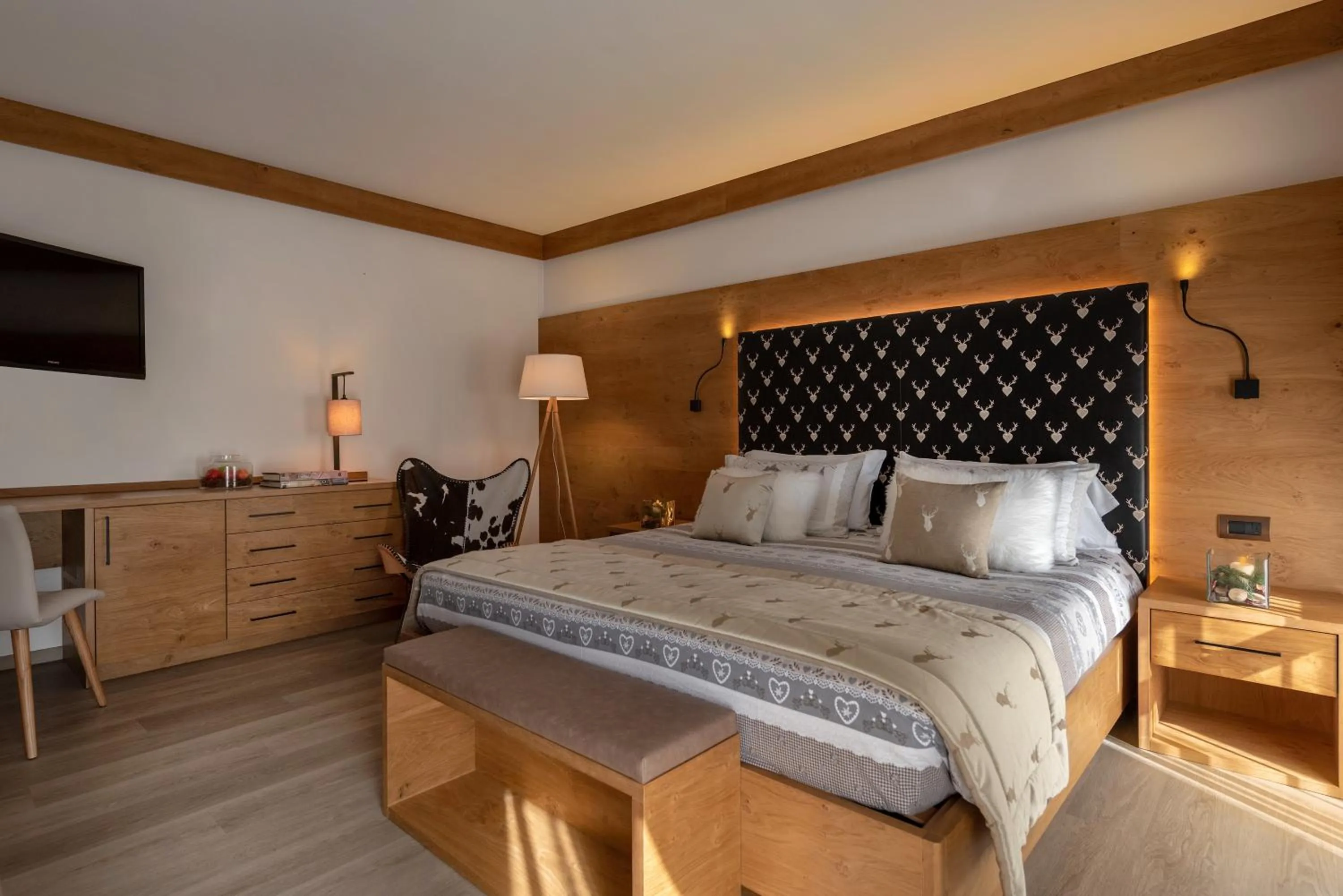 Bedroom, Bed in Brunet - The Dolomites Resort