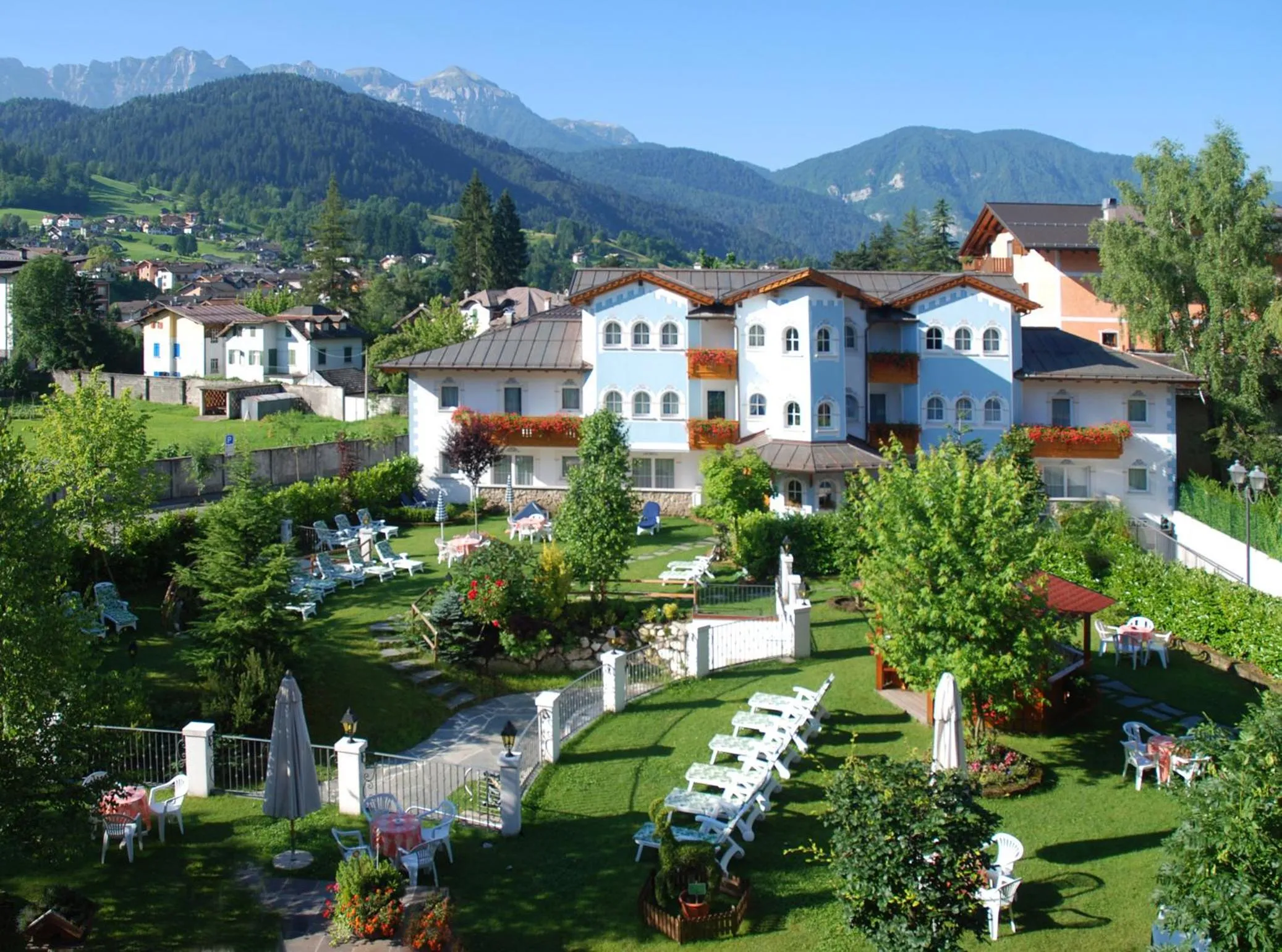 Garden in Brunet - The Dolomites Resort