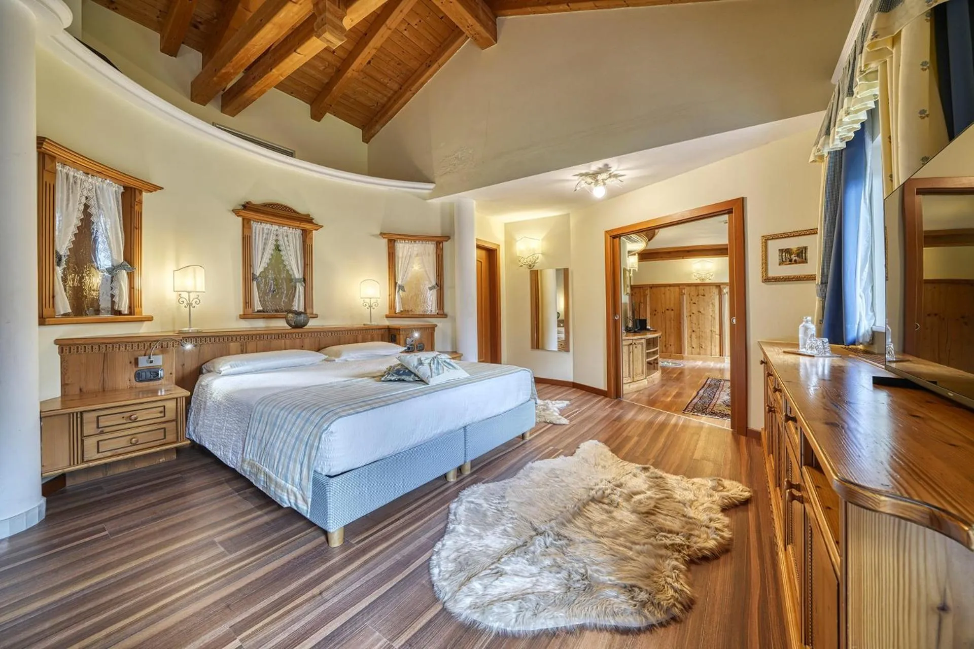 Bedroom, Bed in Brunet - The Dolomites Resort