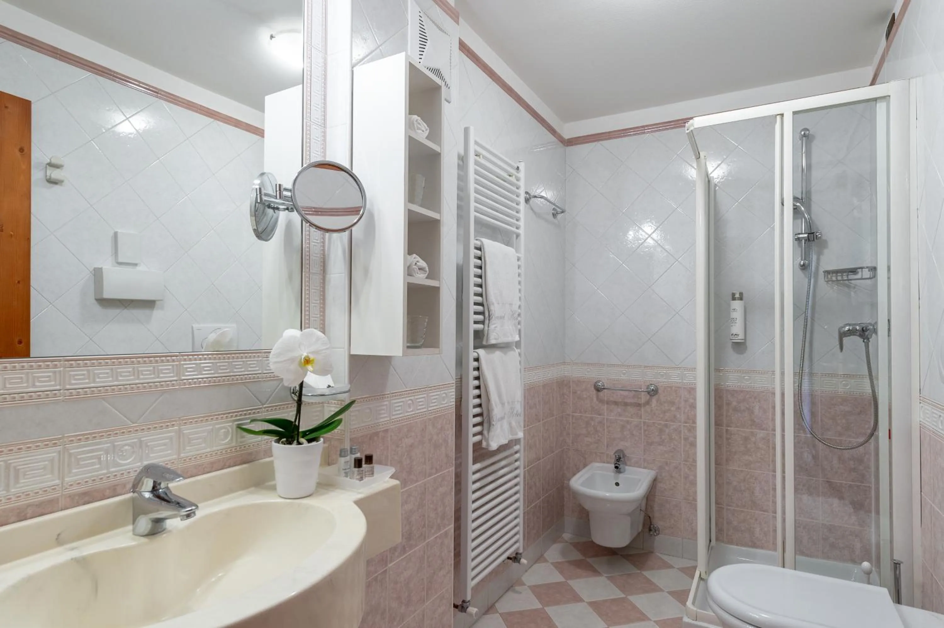 Bathroom in Brunet - The Dolomites Resort