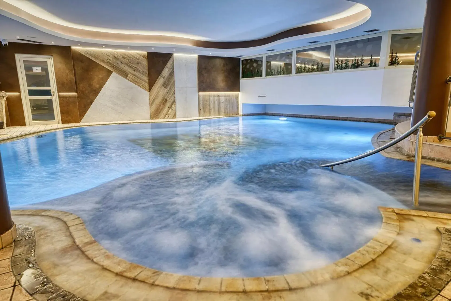 Swimming pool in Brunet - The Dolomites Resort Swimming pool in Brunet - The Dolomites Resort