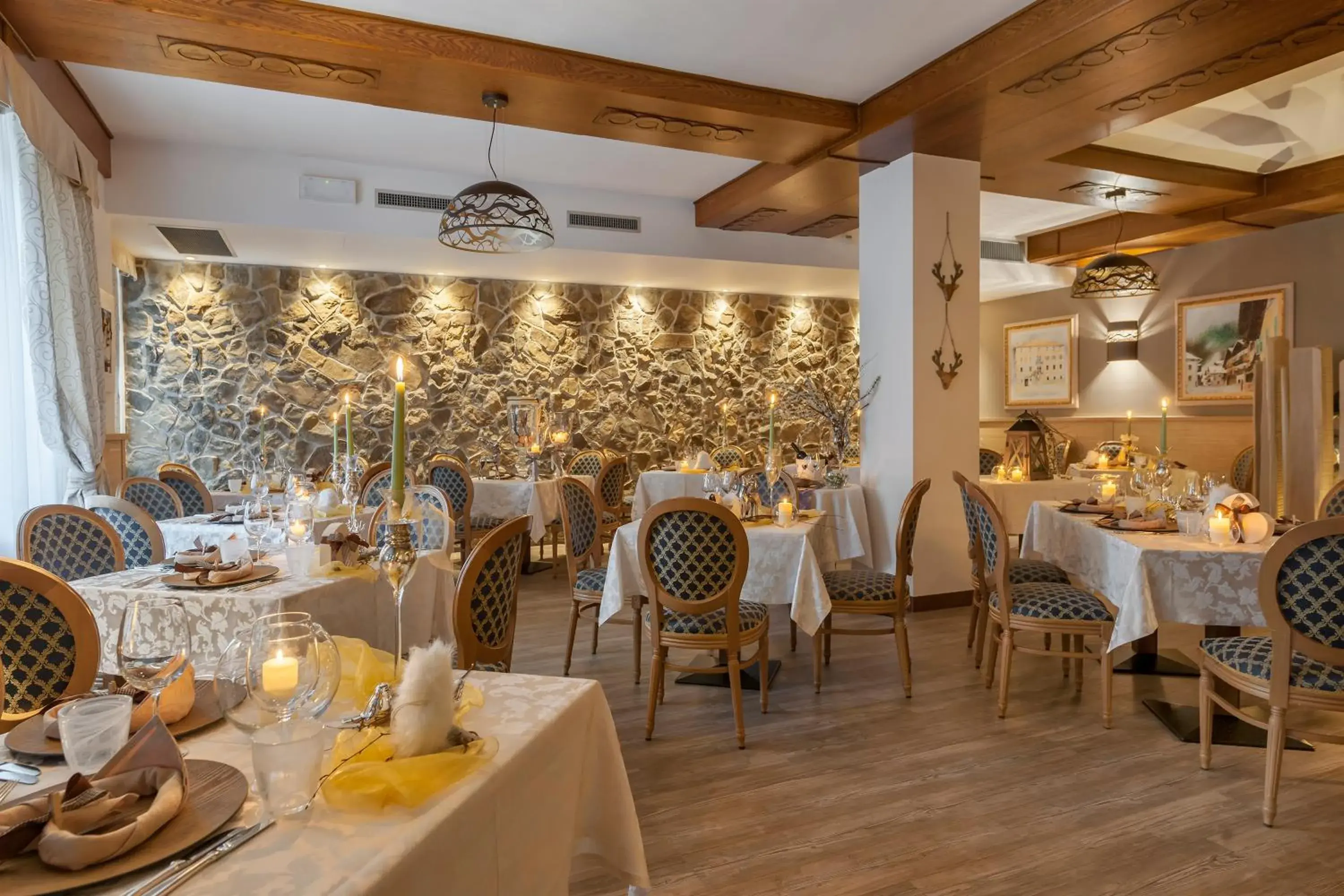 Restaurant/places to eat in Brunet - The Dolomites Resort Restaurant/places to eat in Brunet - The Dolomites Resort
