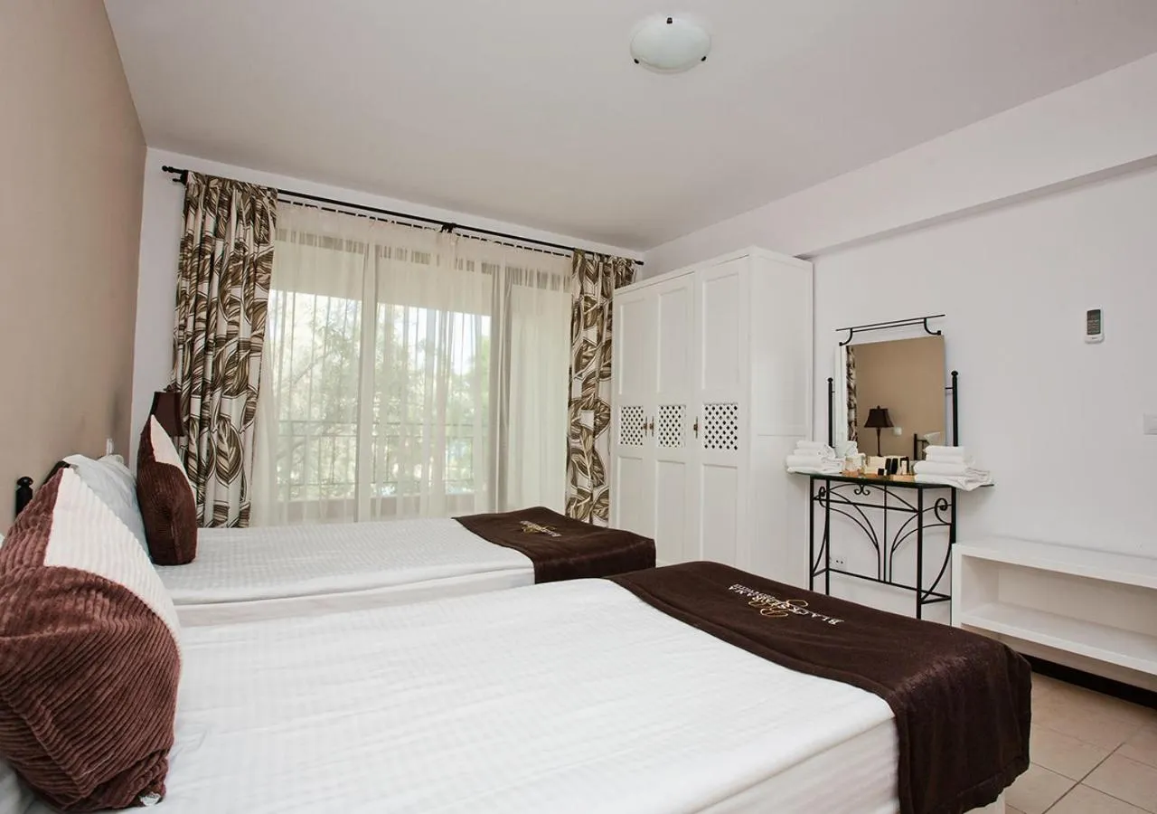 Photo of the whole room, Bed in BlackSeaRama Golf & Villas