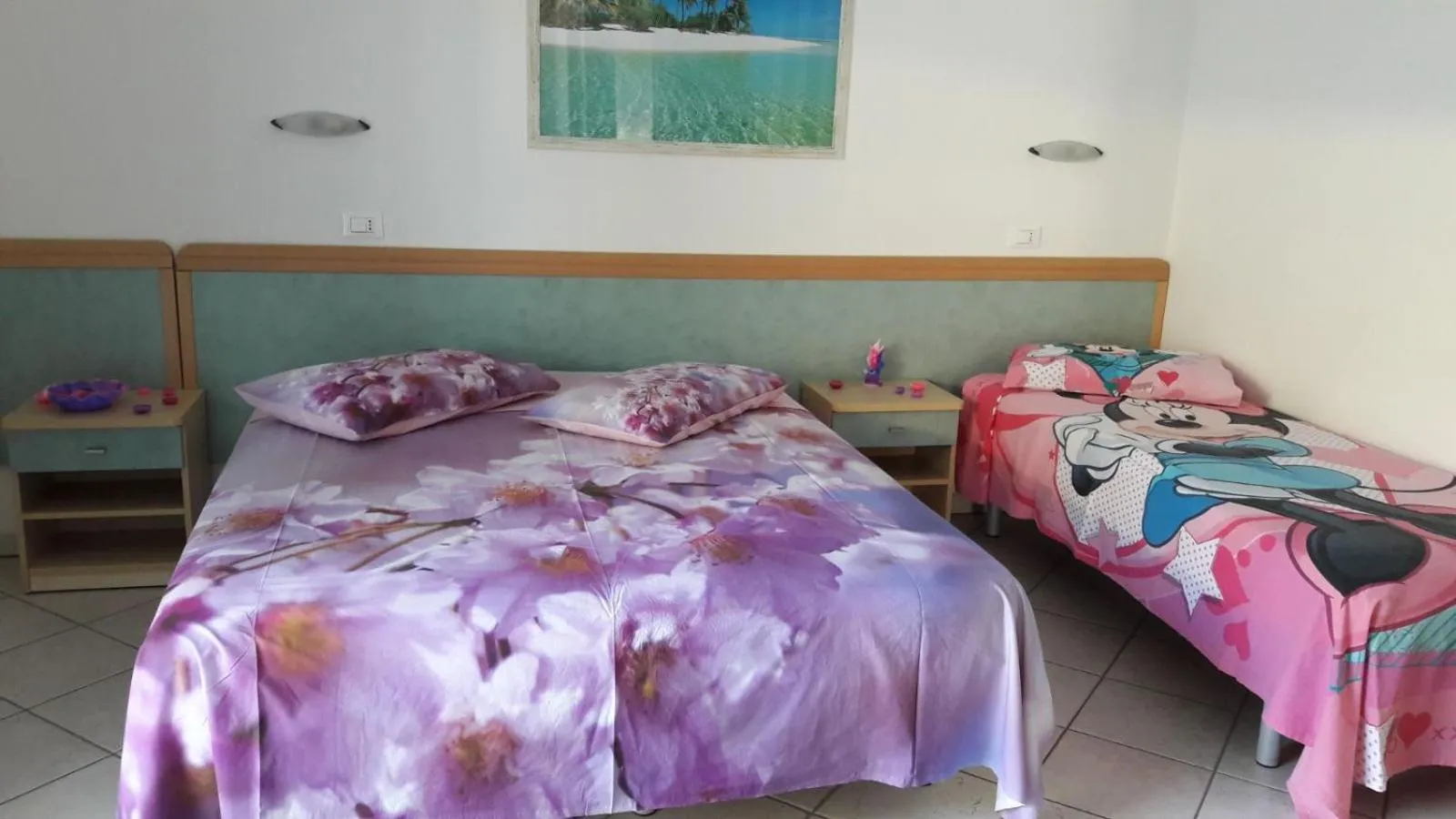 Day, Bed in Residence Onda Blu