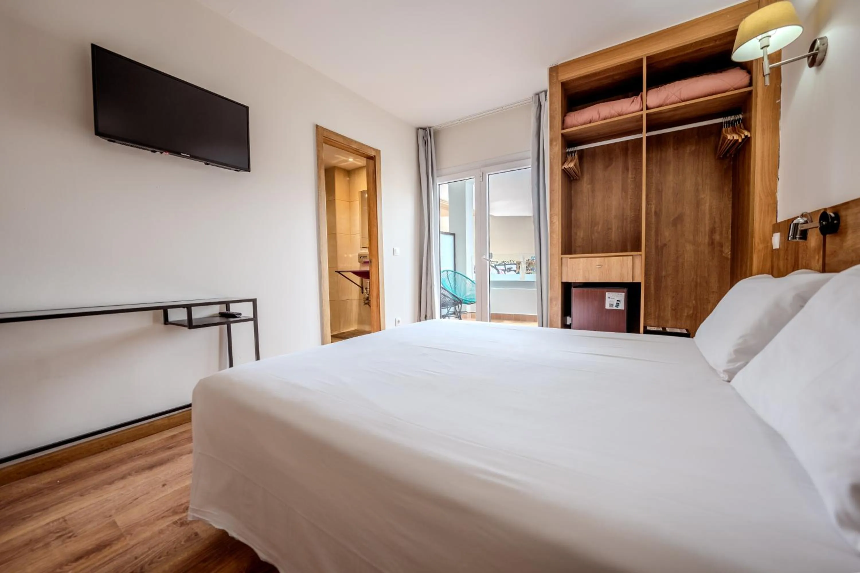 Bed in Nura Santa Ponsa & Spa