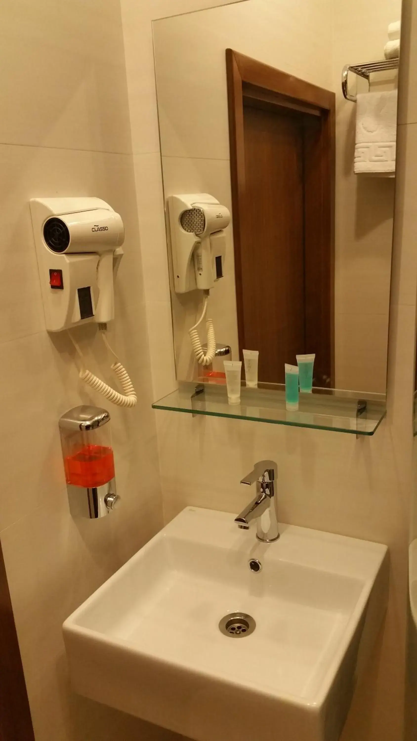 Deluxe King Room - single occupancy in Baku Sea View Hotel Deluxe King Room - single occupancy in Baku Sea View Hotel