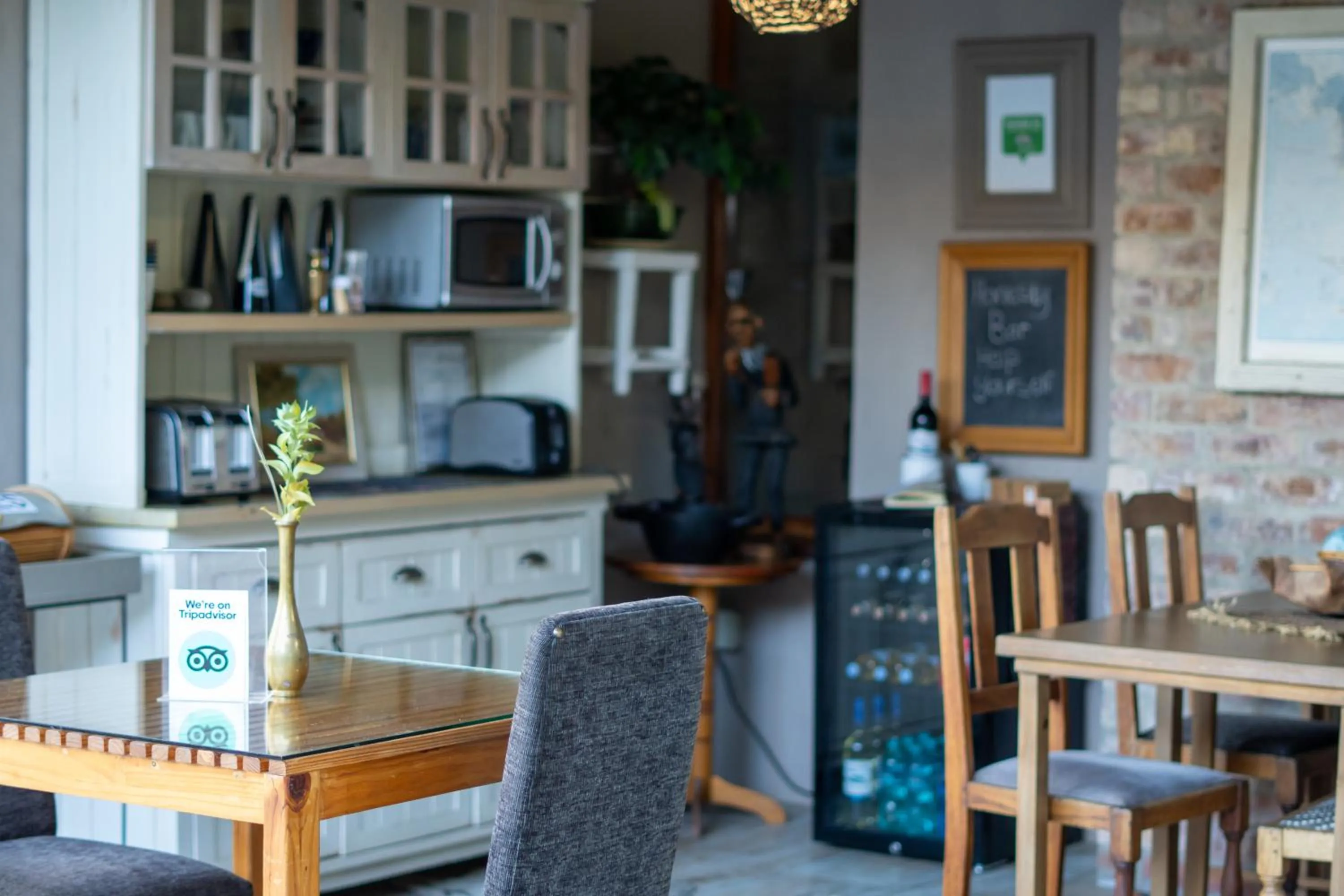 Dining area in Earthbound Guest House