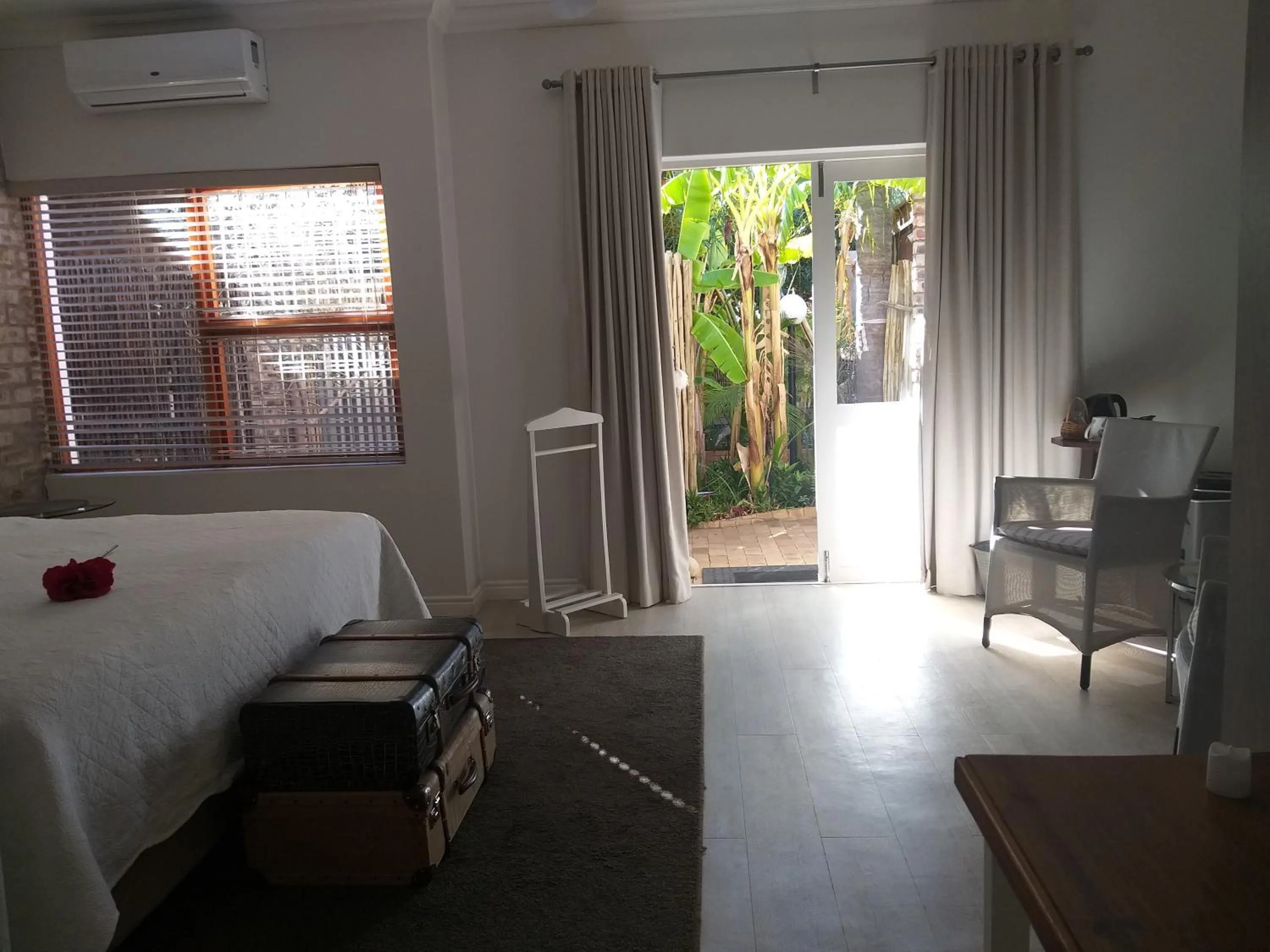 Bedroom, Bed in Earthbound Guest House