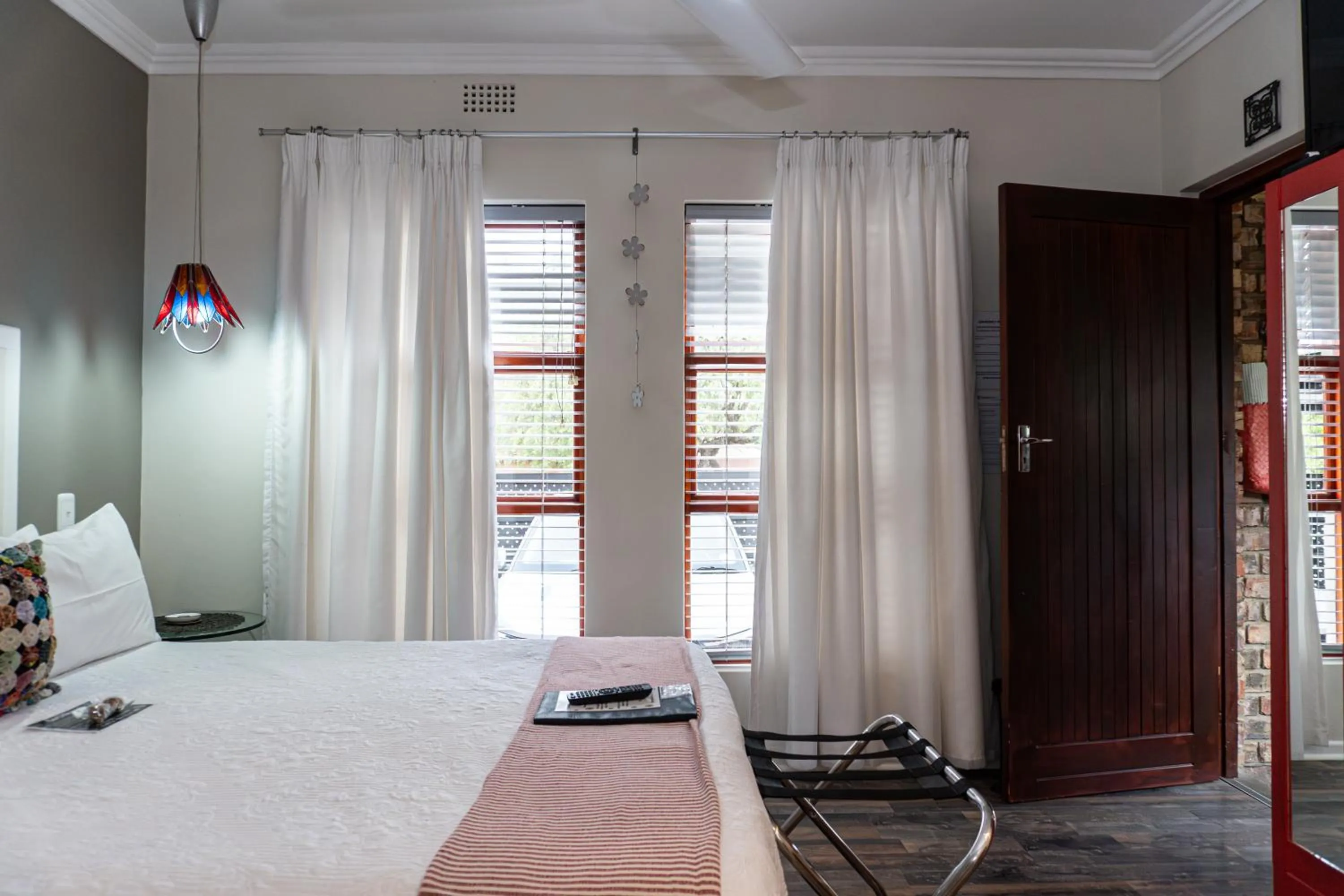 Photo of the whole room, Bed in Earthbound Guest House