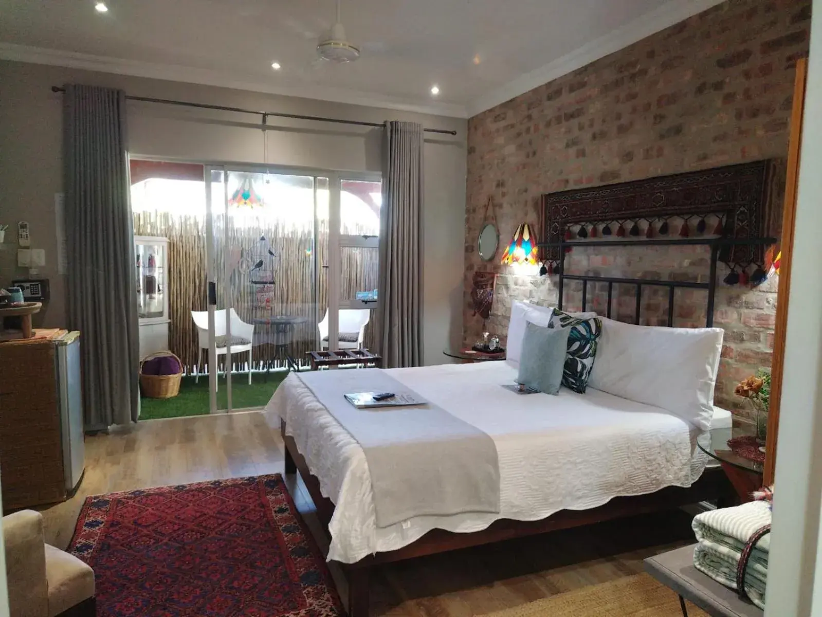 Photo of the whole room, Bed in Earthbound Guest House Photo of the whole room, Bed in Earthbound Guest House