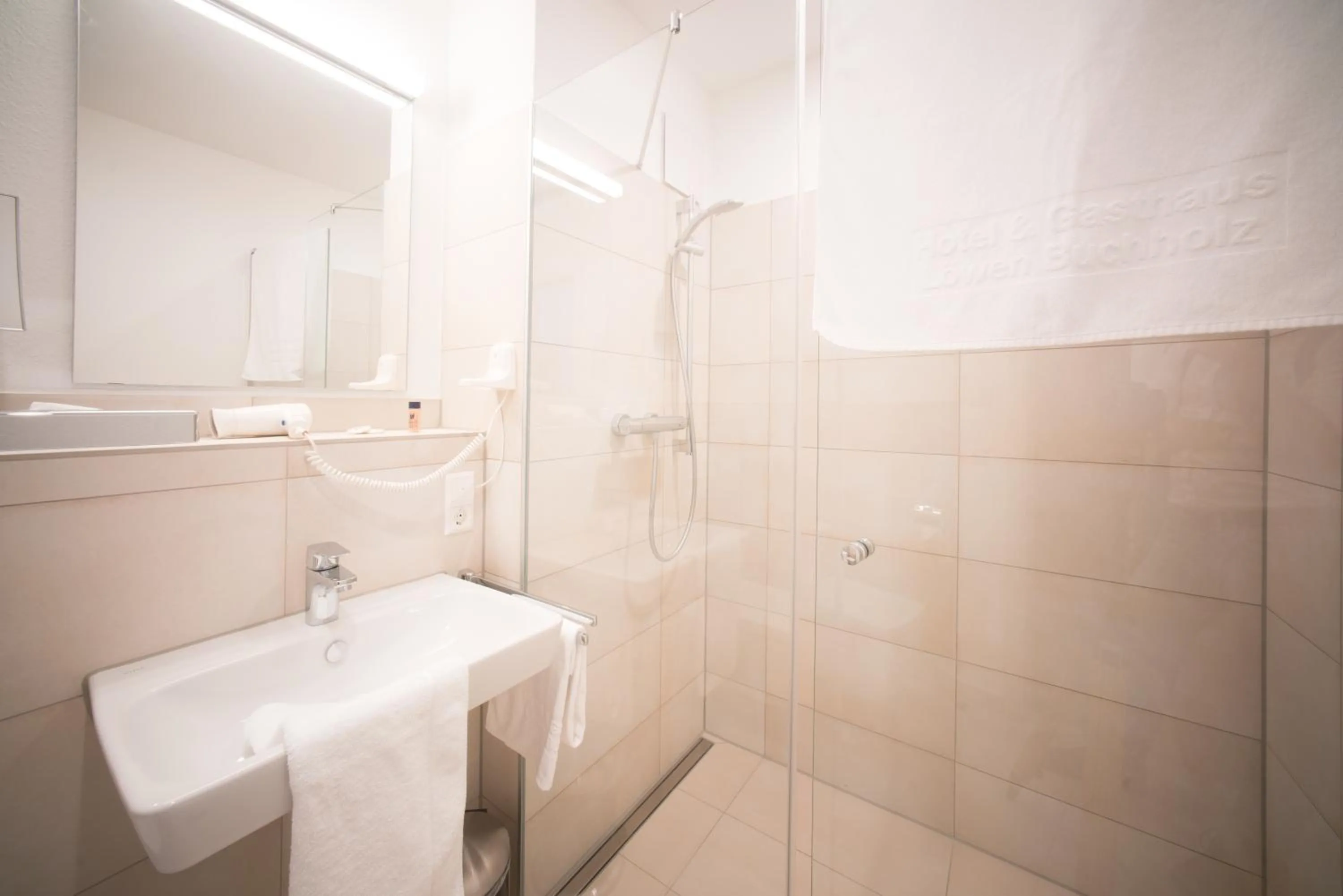 Shower in Hotel & Gasthaus Löwen