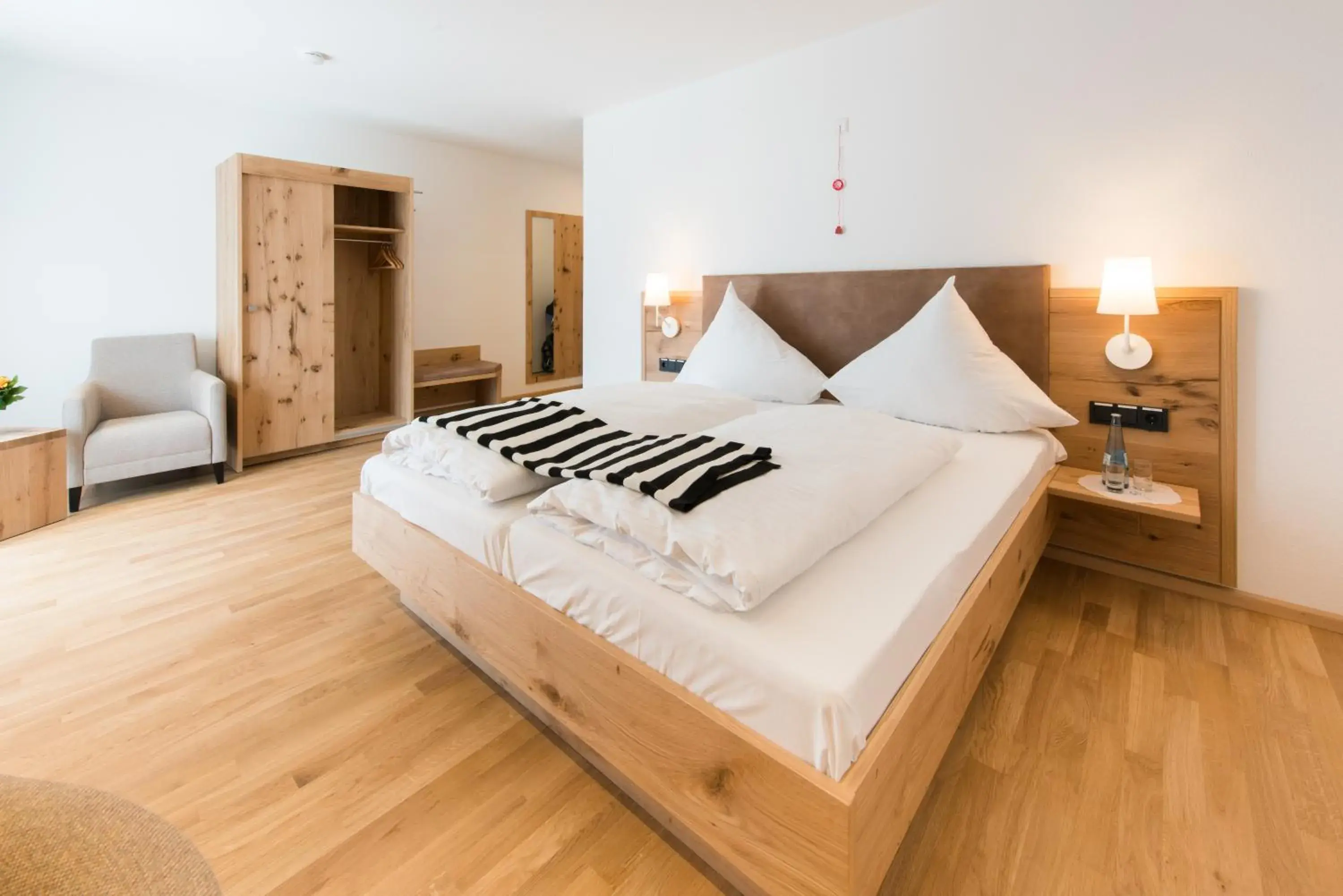 Double Room - single occupancy - Disability Access in Hotel & Gasthaus Löwen Double Room - single occupancy - Disability Access in Hotel & Gasthaus Löwen