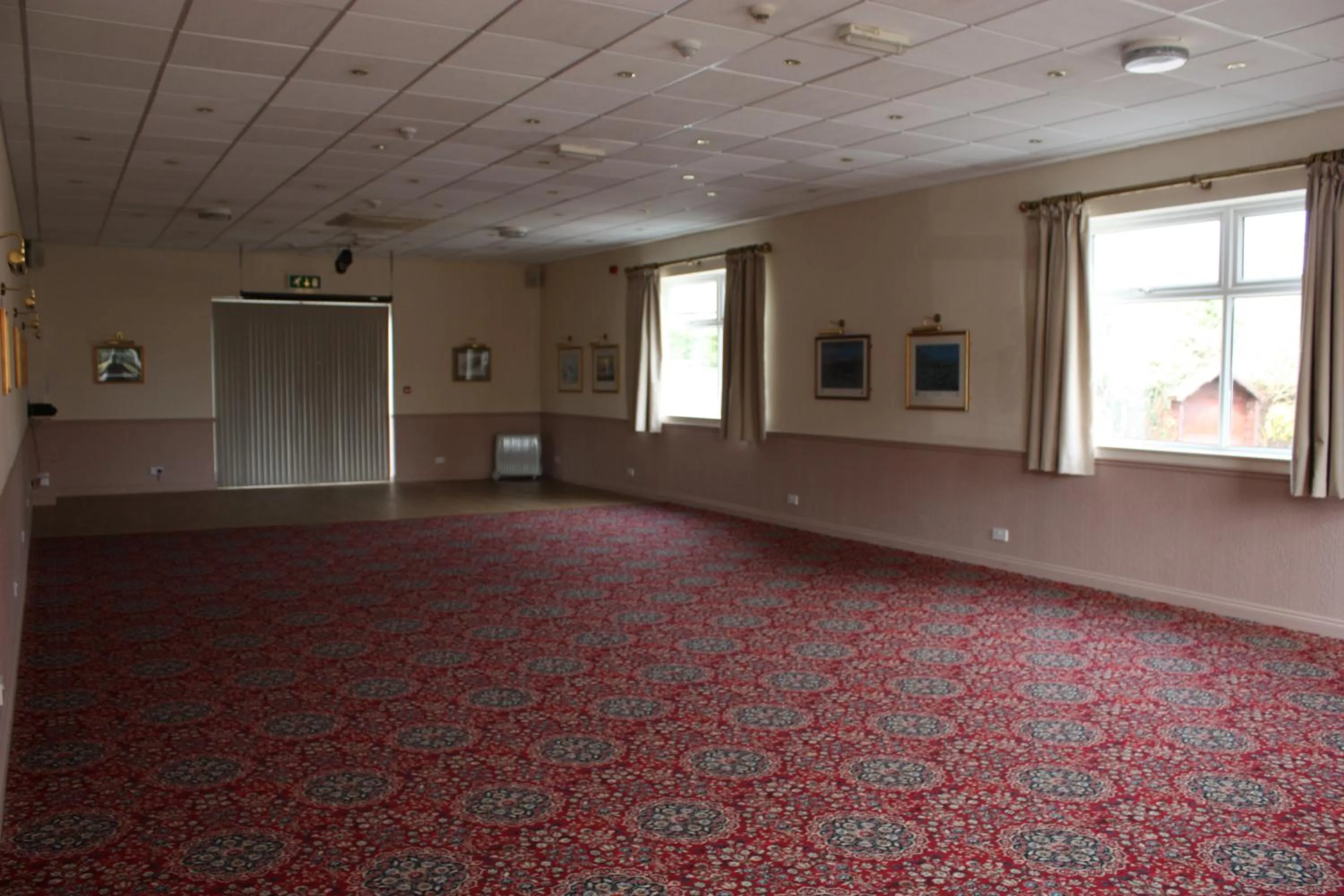 Day in Oliver Cromwell Hotel