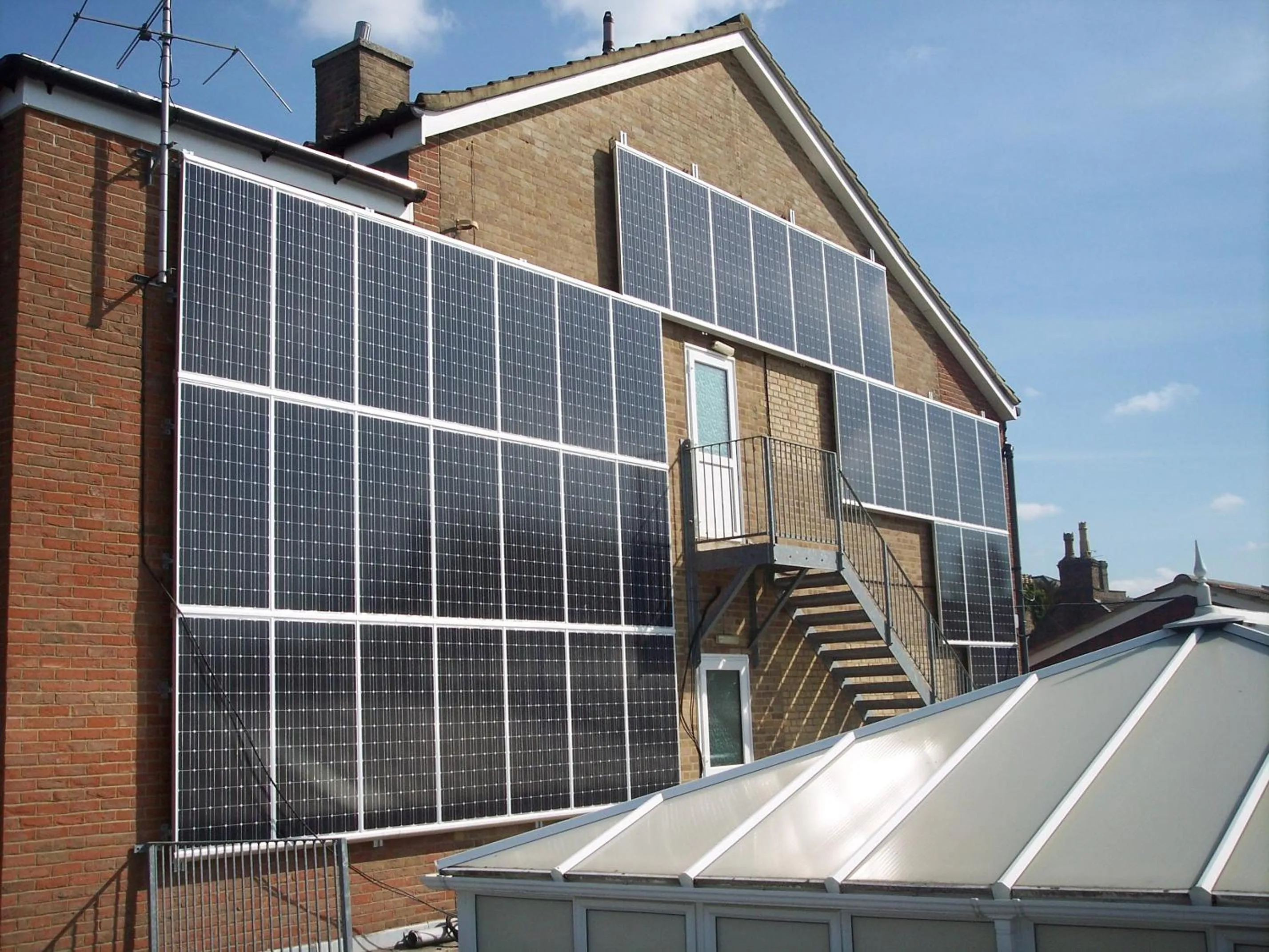 Property building in Oliver Cromwell Hotel