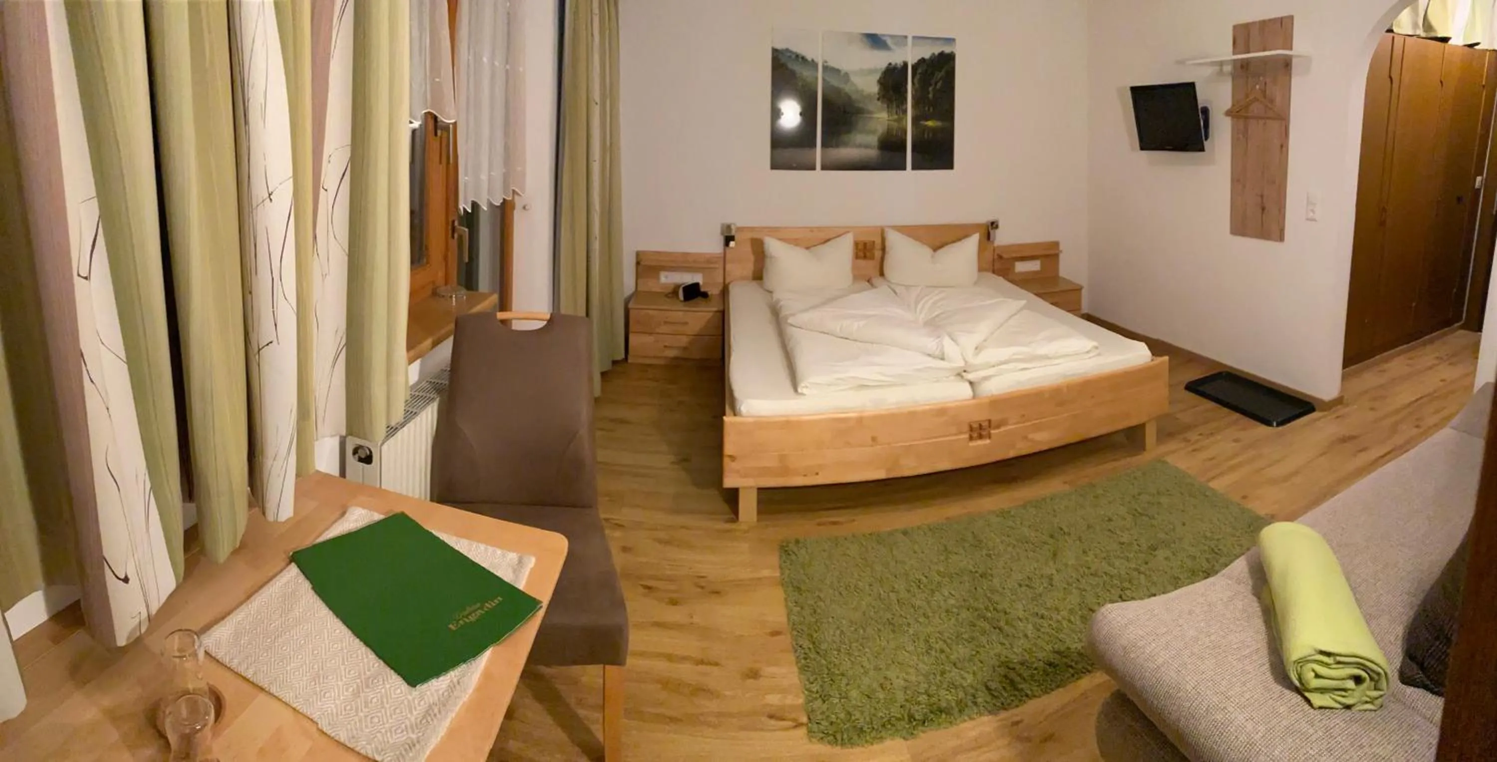 Bed in Landhaus Engadin