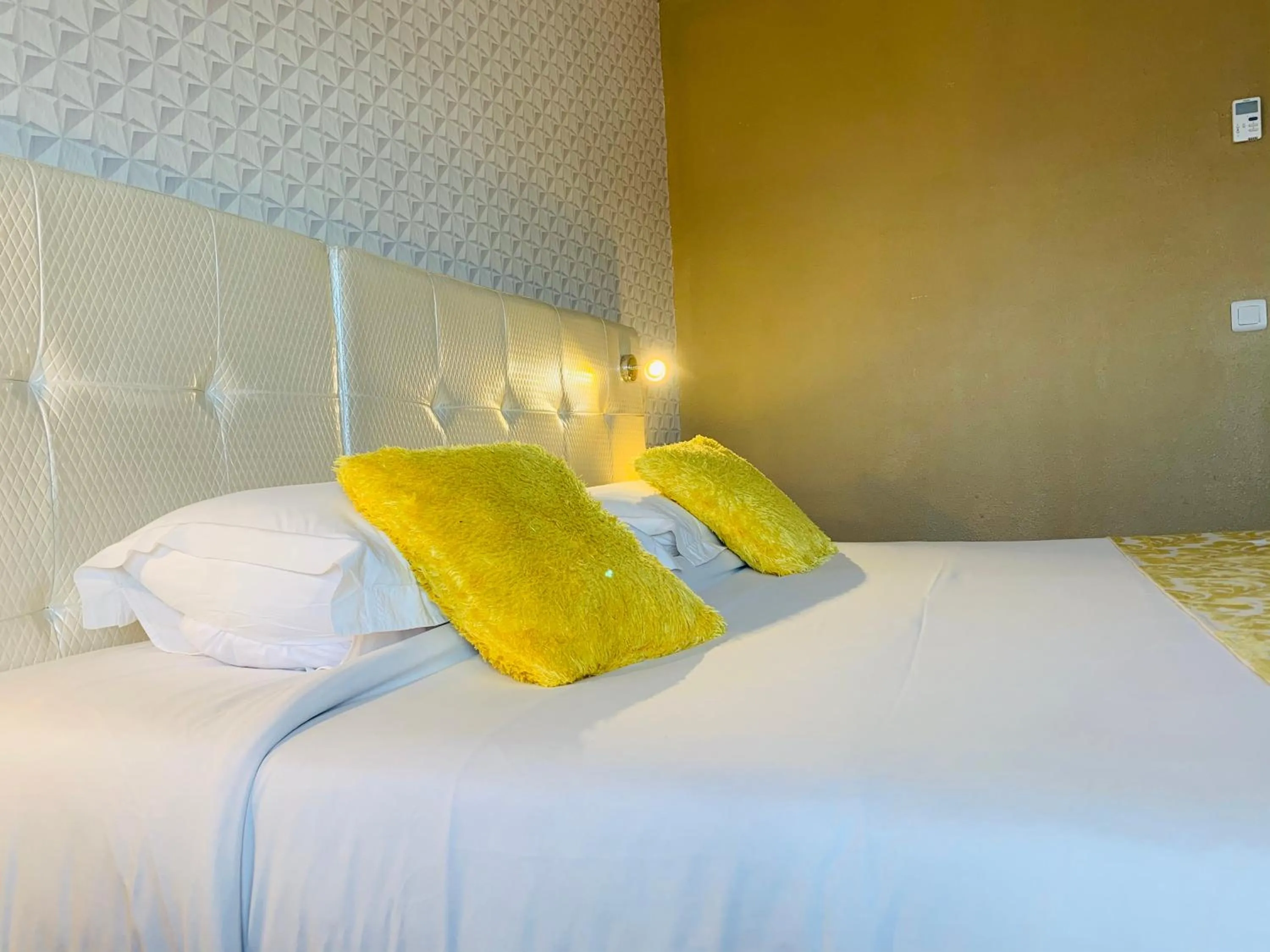 Bed in Grand Hôtel de Nîmes 4 étoiles