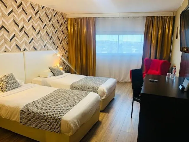 Bed in Grand Hôtel de Nîmes 4 étoiles