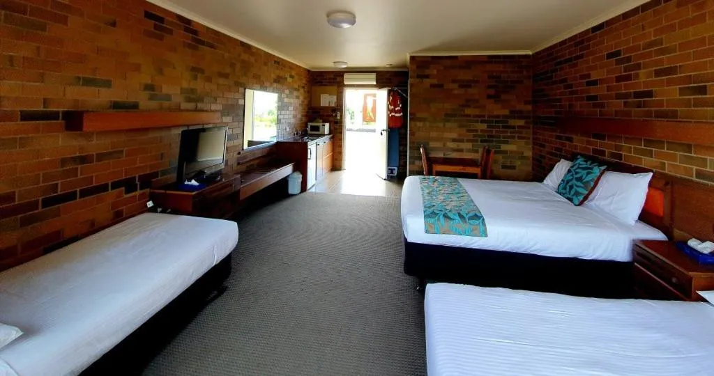 Photo of the whole room, Bed in Shepparton Golf Motel