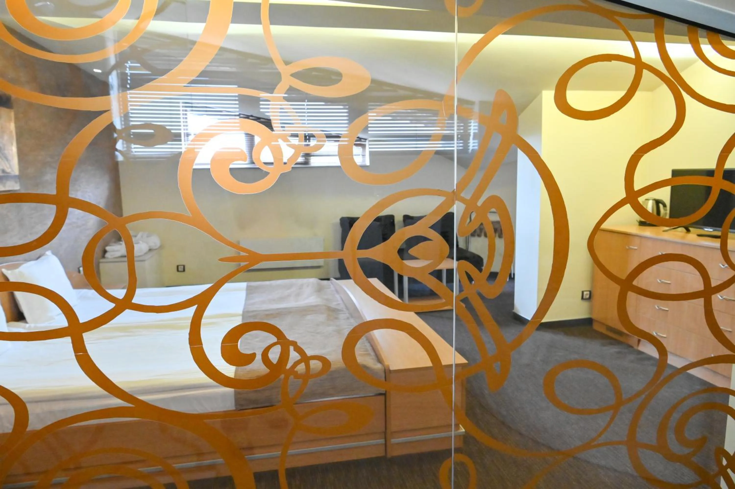 Photo of the whole room, Bed in Vihren Royal Palace