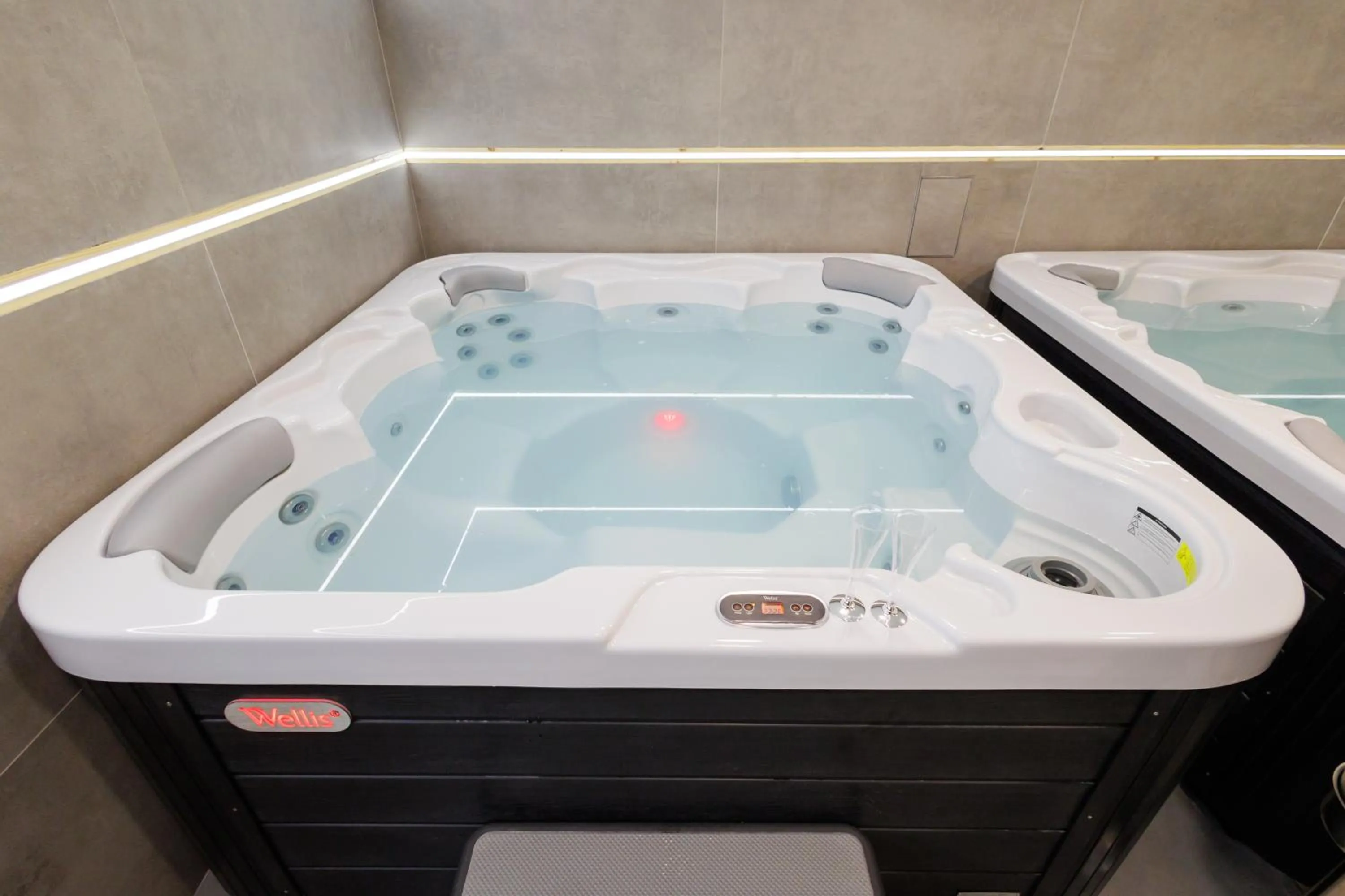 Hot Tub in Vihren Royal Palace