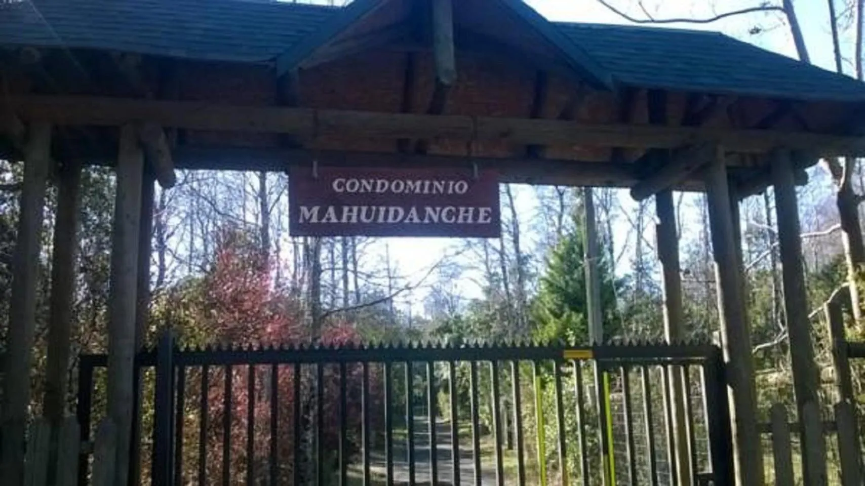 Text overlay in Casa de Noah Bed & Breakfast