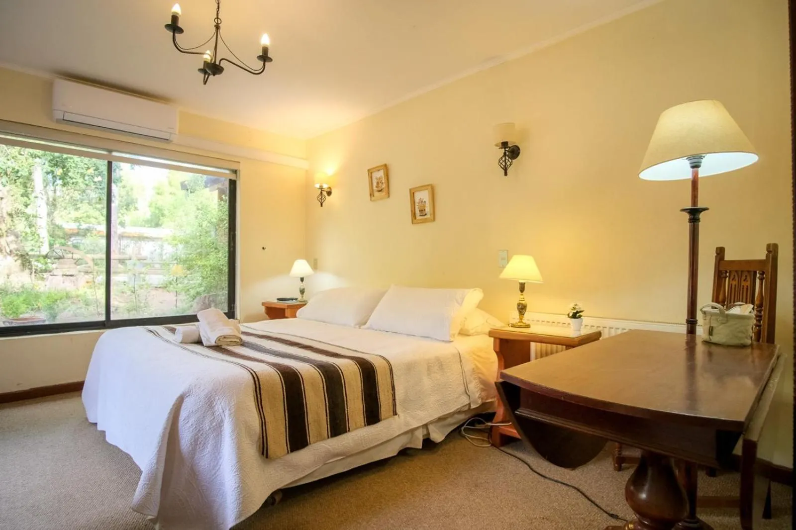 Photo of the whole room, Bed in Casa de Noah Bed & Breakfast
