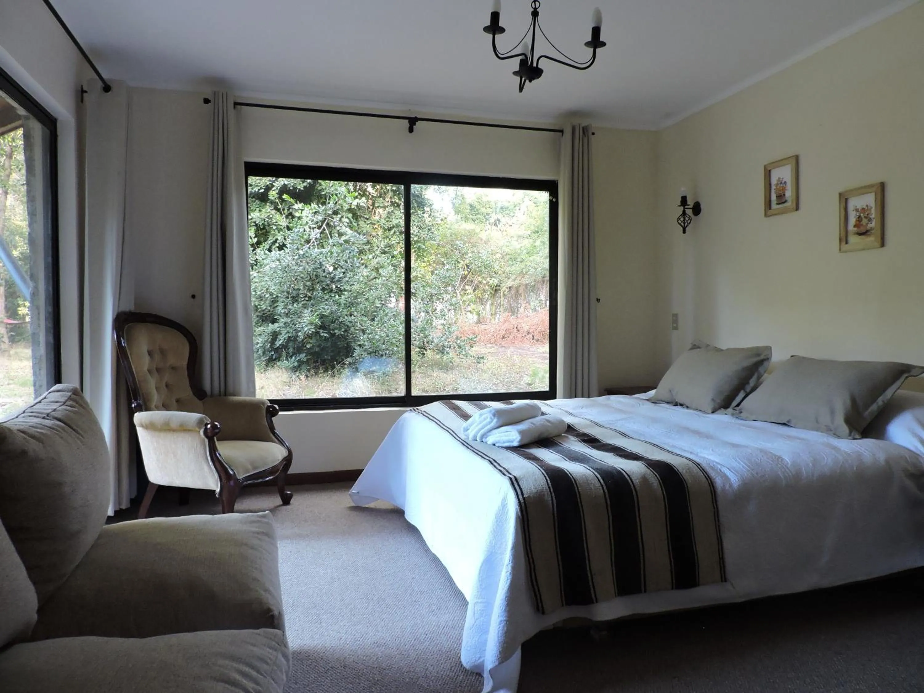 Photo of the whole room, Bed in Casa de Noah Bed & Breakfast