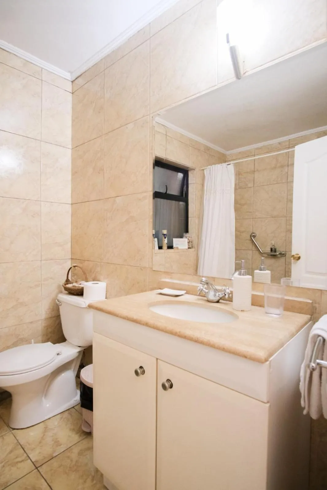 Bathroom in Casa de Noah Bed & Breakfast