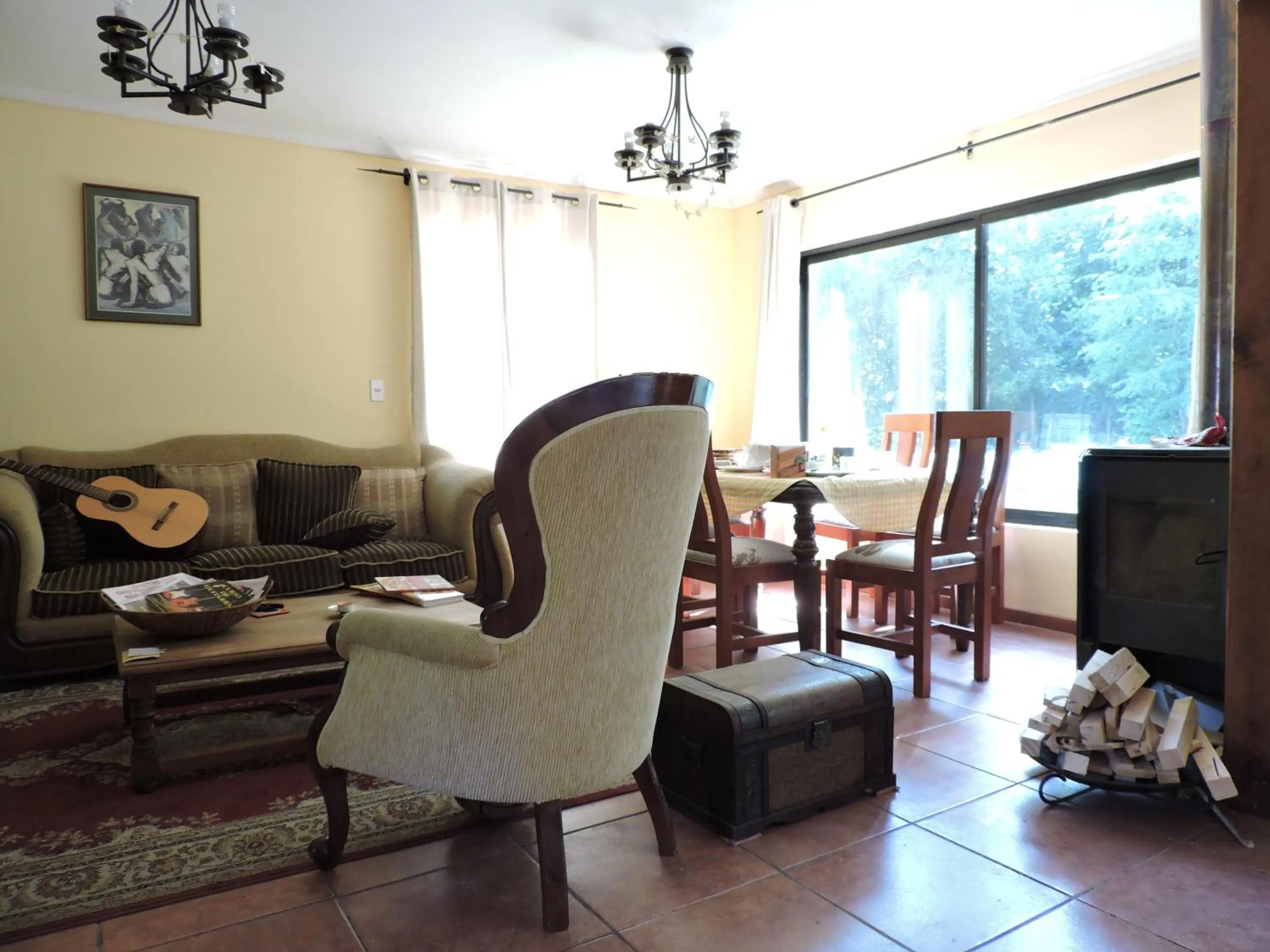 Living room in Casa de Noah Bed & Breakfast