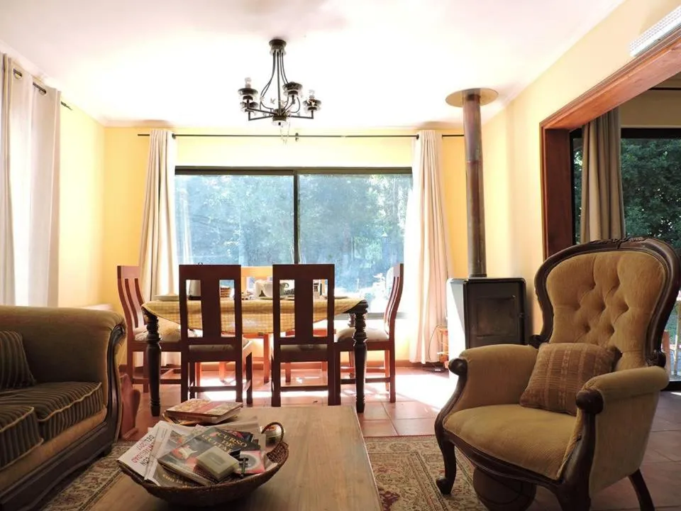 Dining area in Casa de Noah Bed & Breakfast