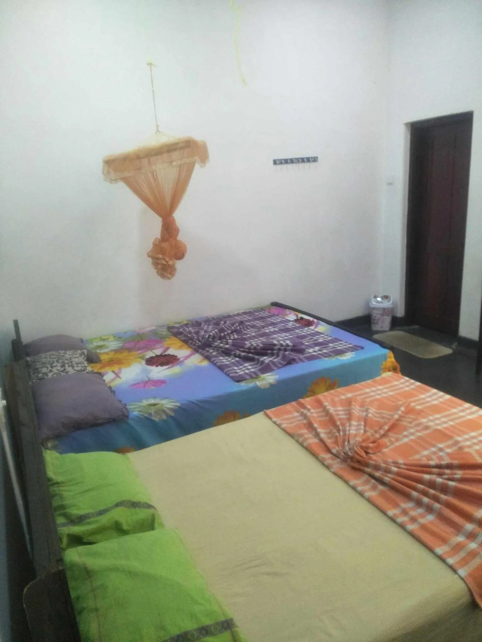 Bed in Bathiya Tourist Guest Anuradhapura