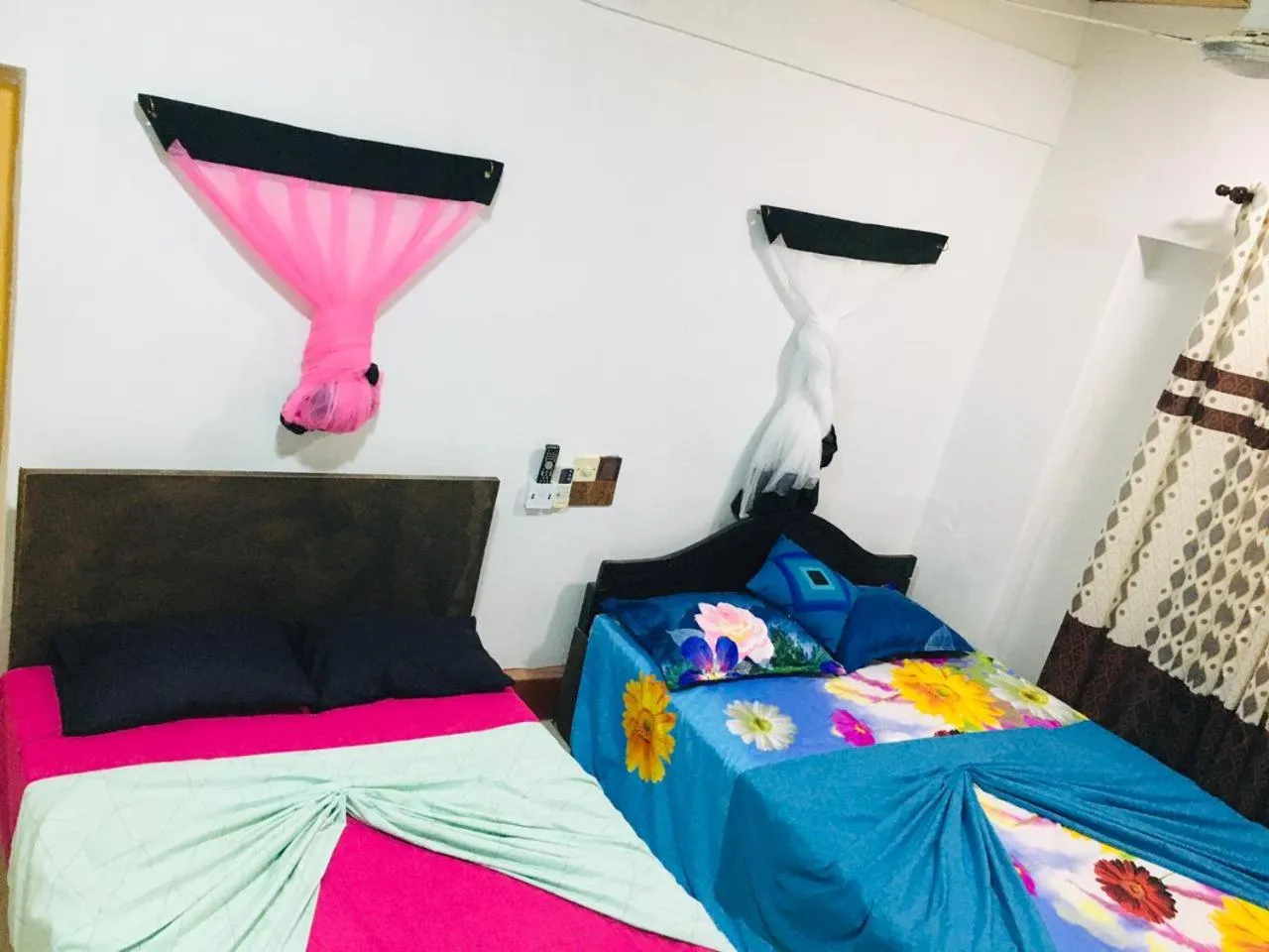 Bed in Bathiya Tourist Guest Anuradhapura