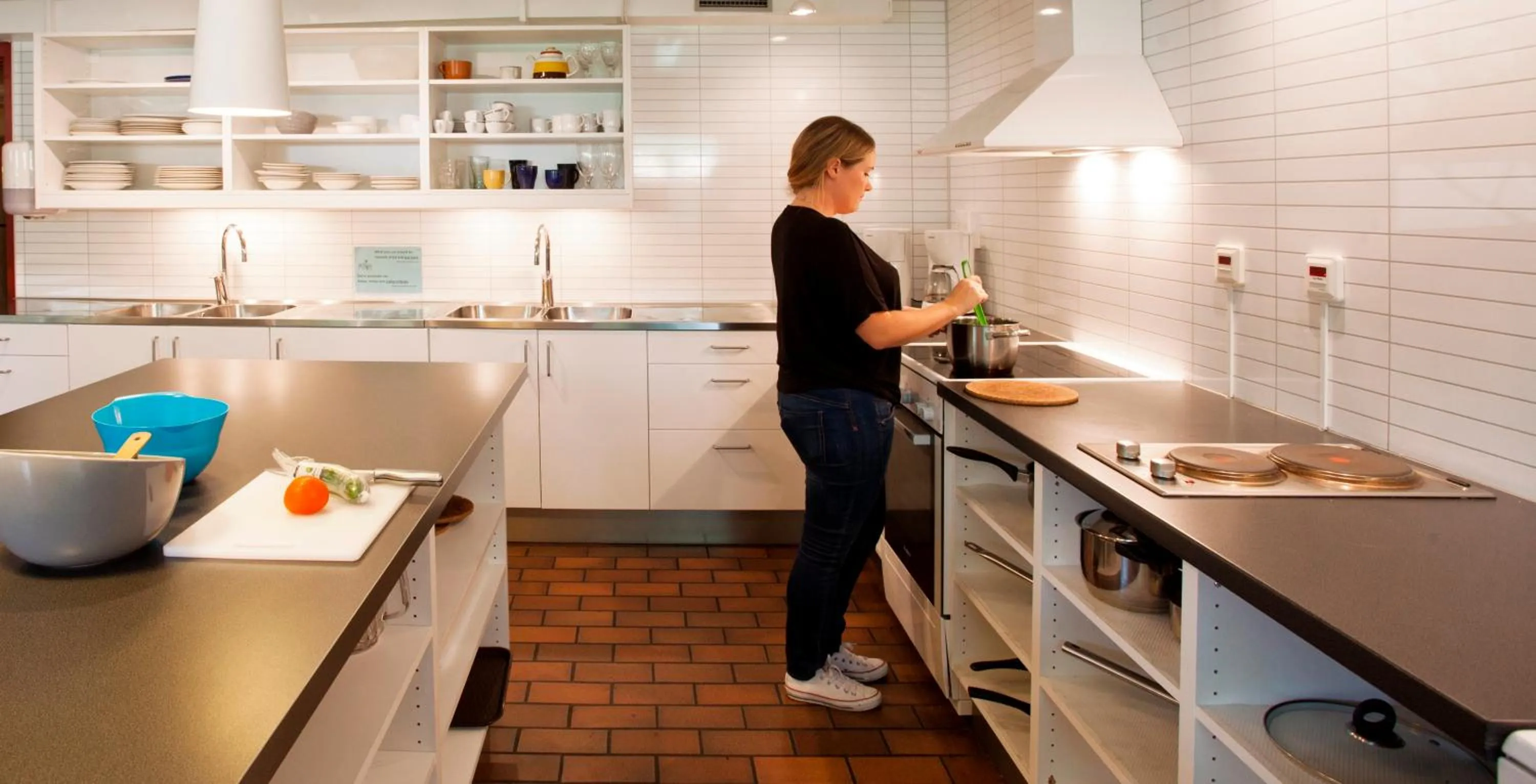 Kitchen or kitchenette in Kvibergs Vandrarhem - Hostel