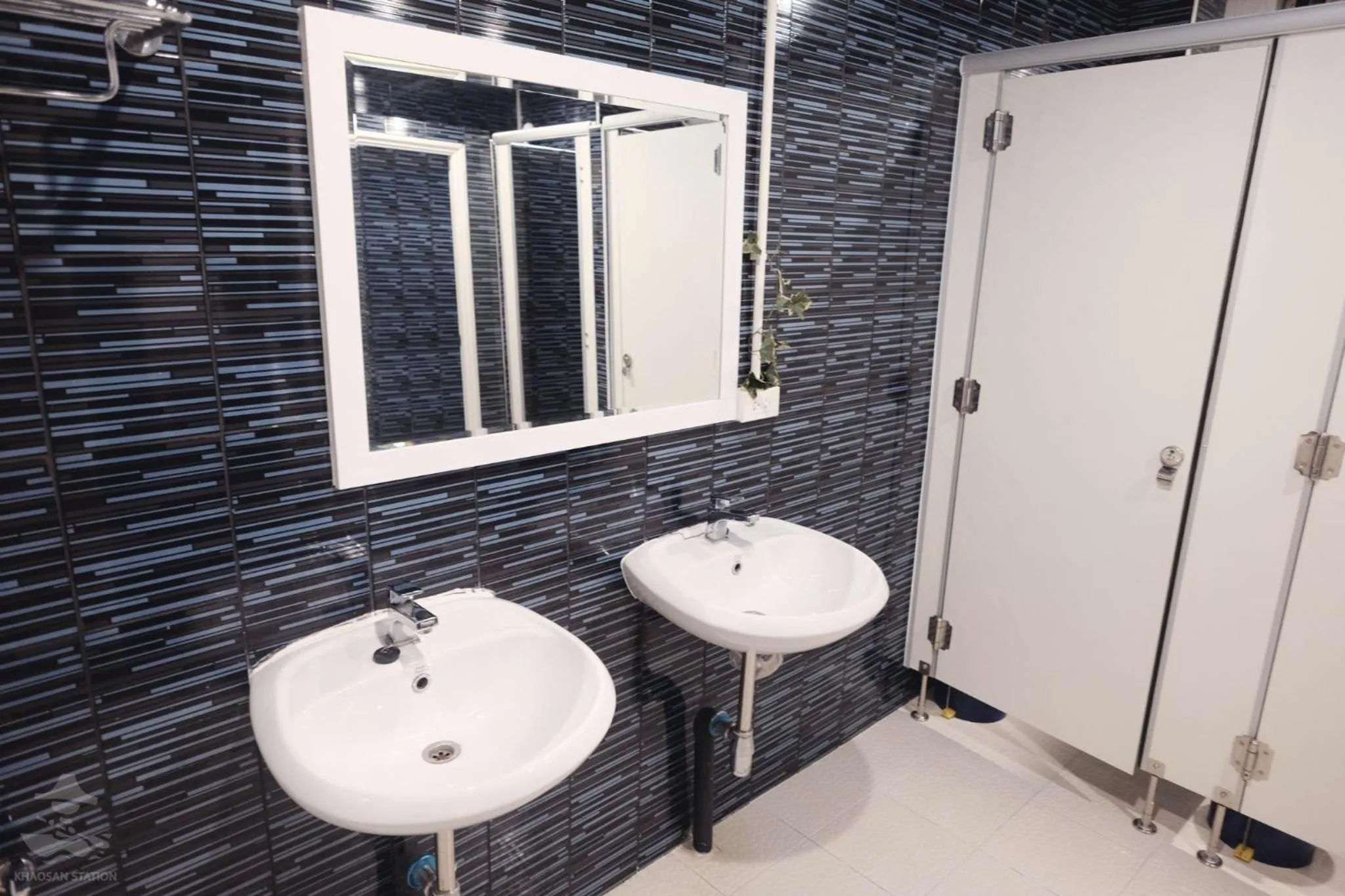 Toilet in Khaosan Station