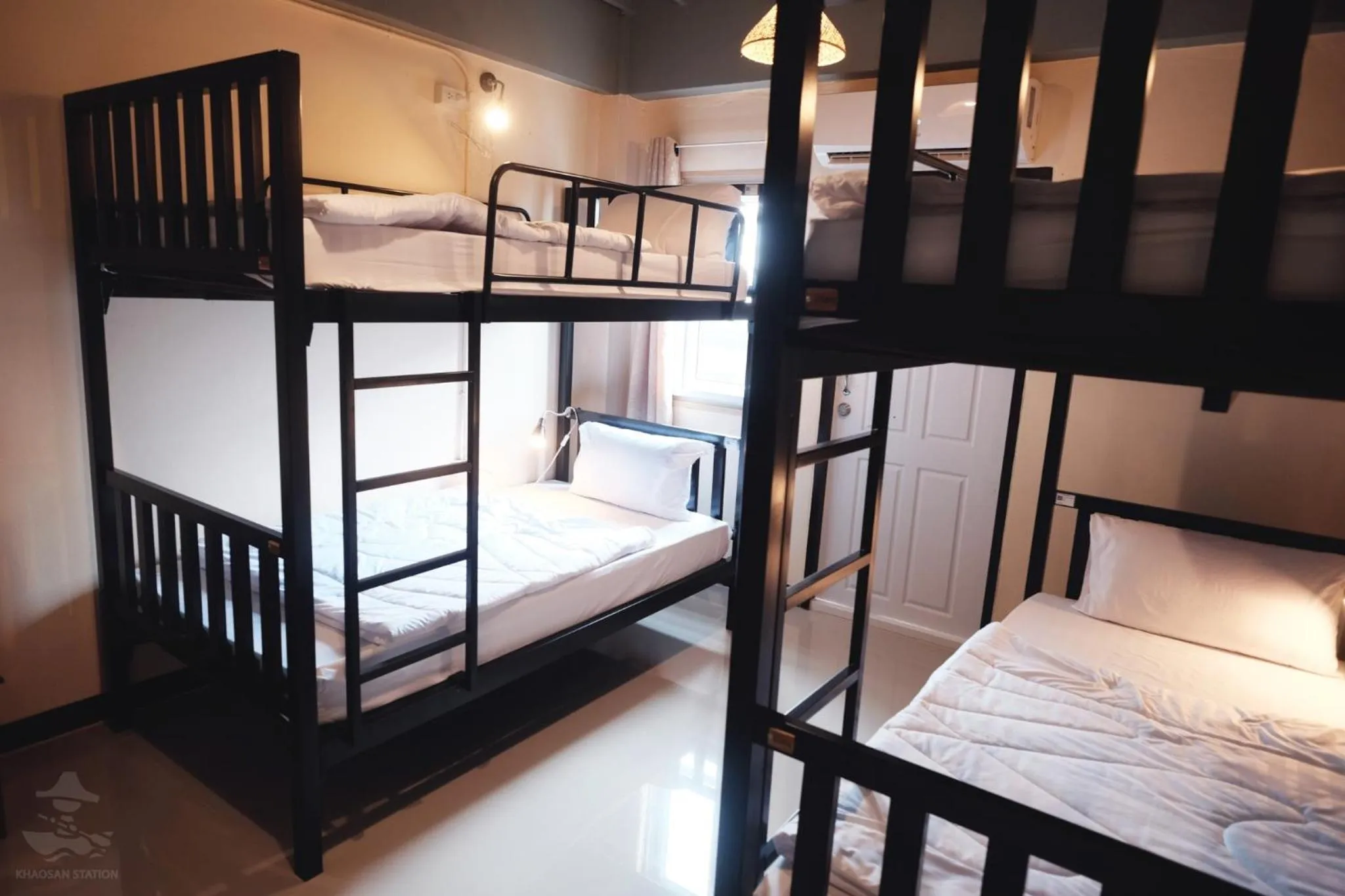 Bedroom, Bed in Khaosan Station